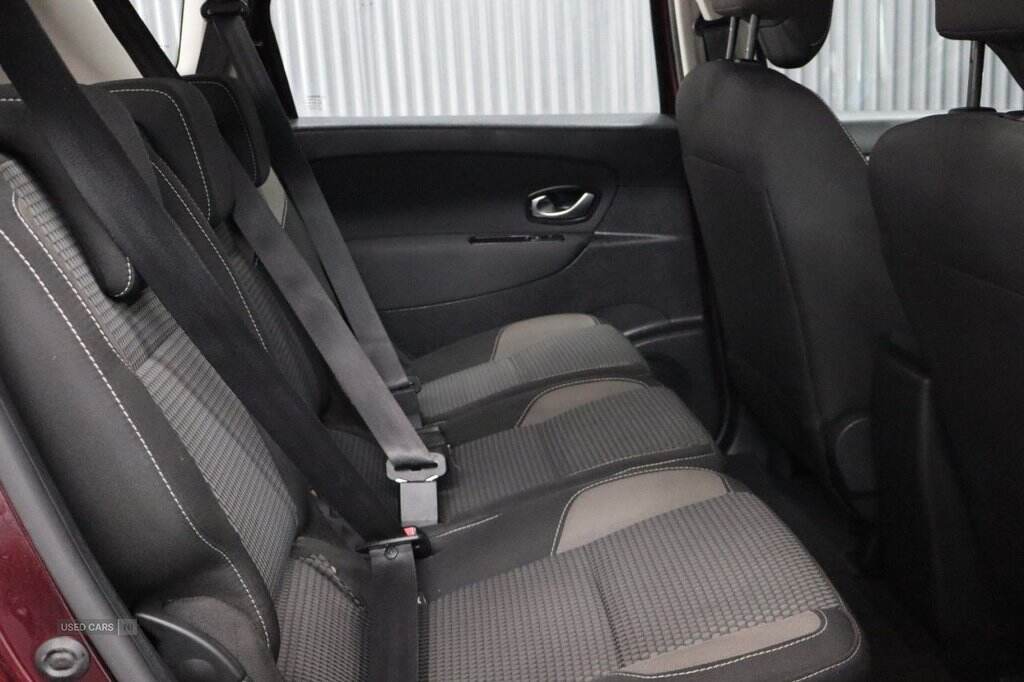 Sep 2013 Renault Scenic XMOD 1.6 VVT Dynamique TomTom 5dr
