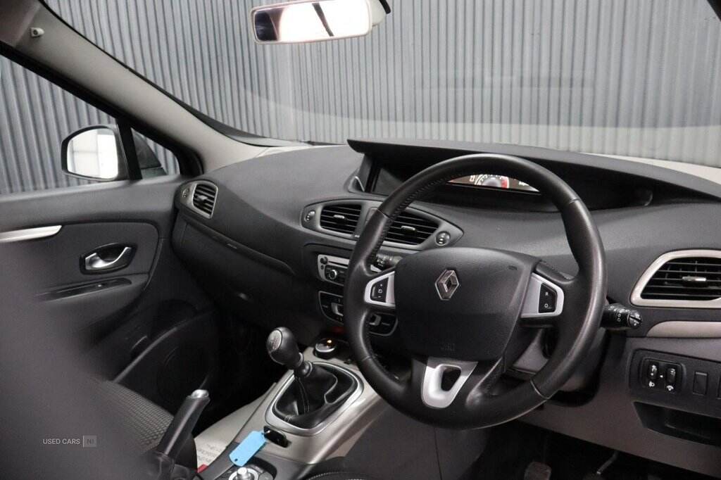 Sep 2013 Renault Scenic XMOD 1.6 VVT Dynamique TomTom 5dr