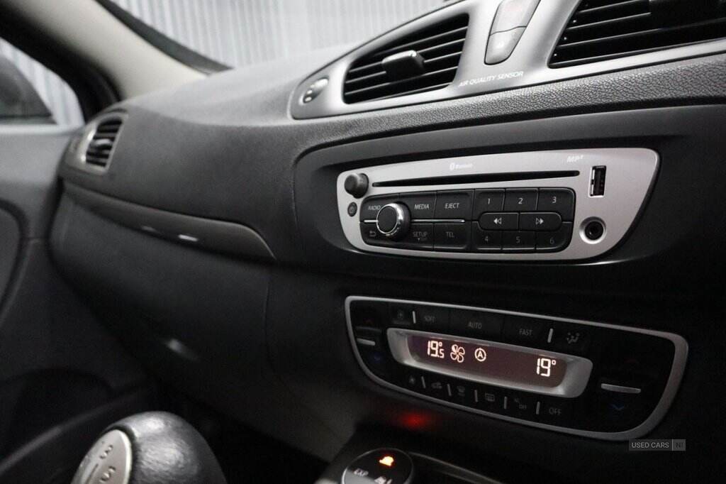 Sep 2013 Renault Scenic XMOD 1.6 VVT Dynamique TomTom 5dr