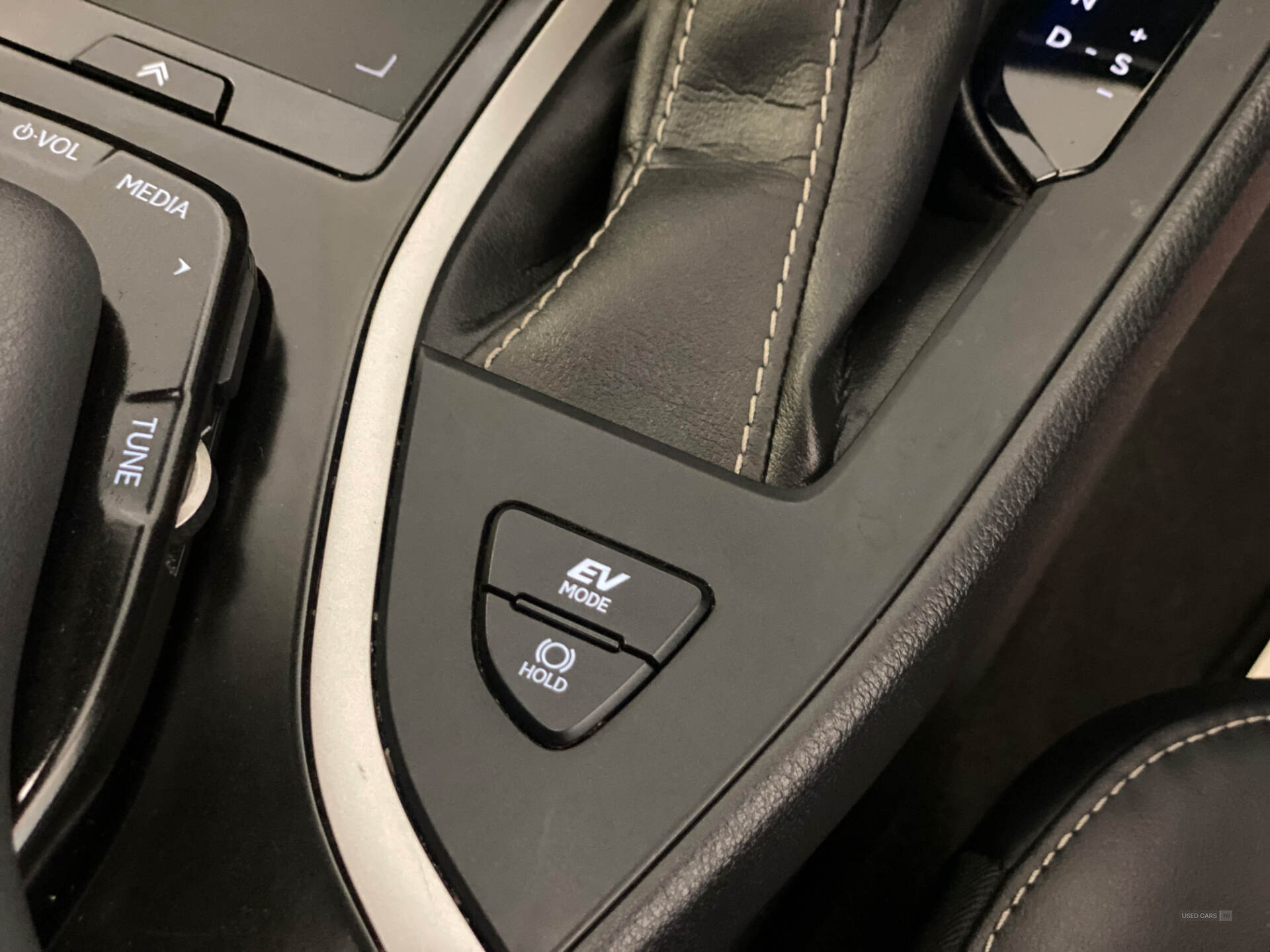 Mar 2022 Lexus UX 250h 2.0 5dr CVT [without Nav]