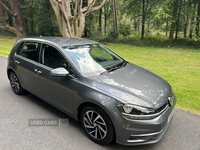 Volkswagen Golf 1.6 TDI SE [Nav] 5dr in Down