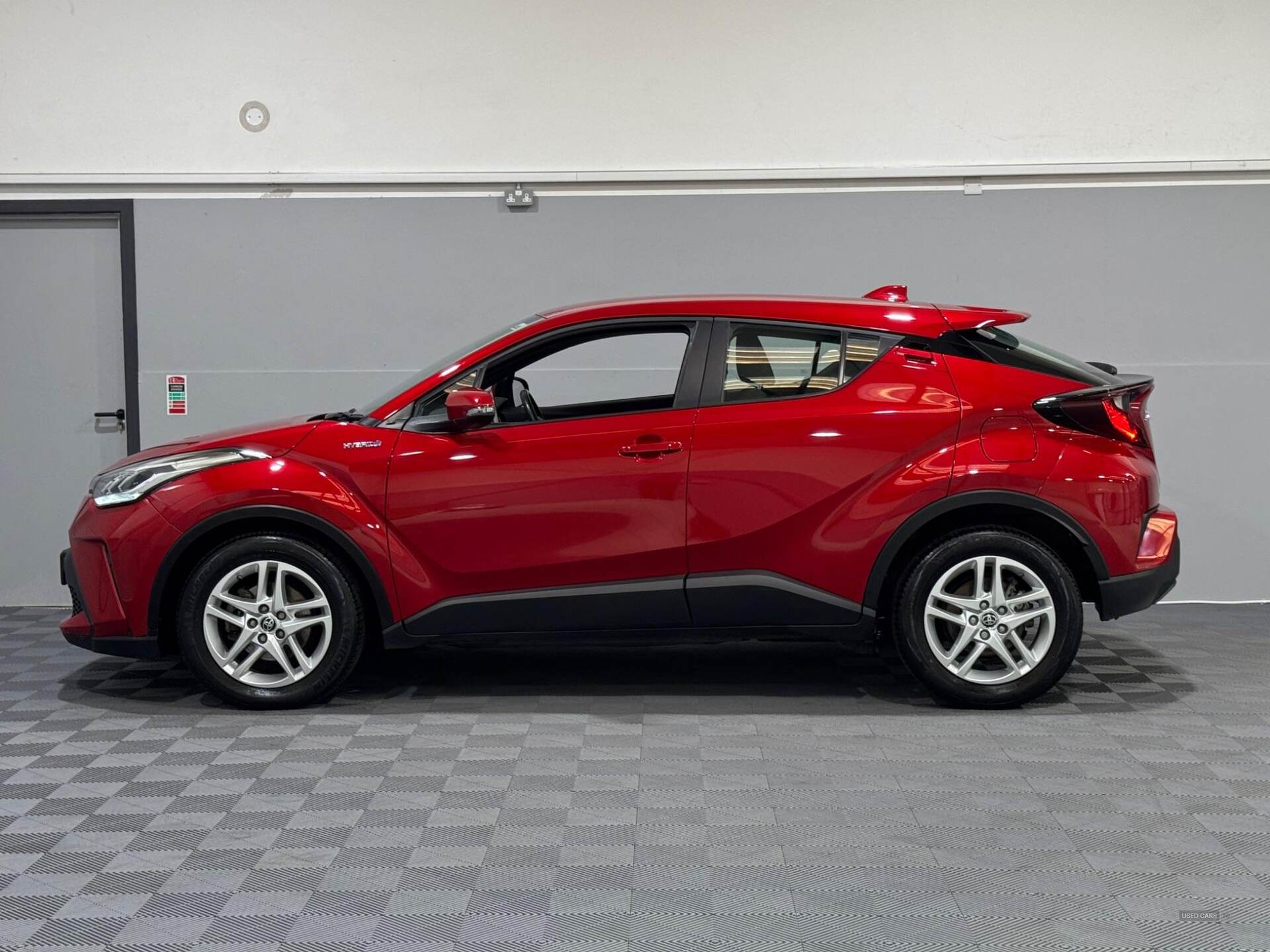 Feb 2022 Toyota C-HR 1.8 Hybrid Icon 5dr CVT