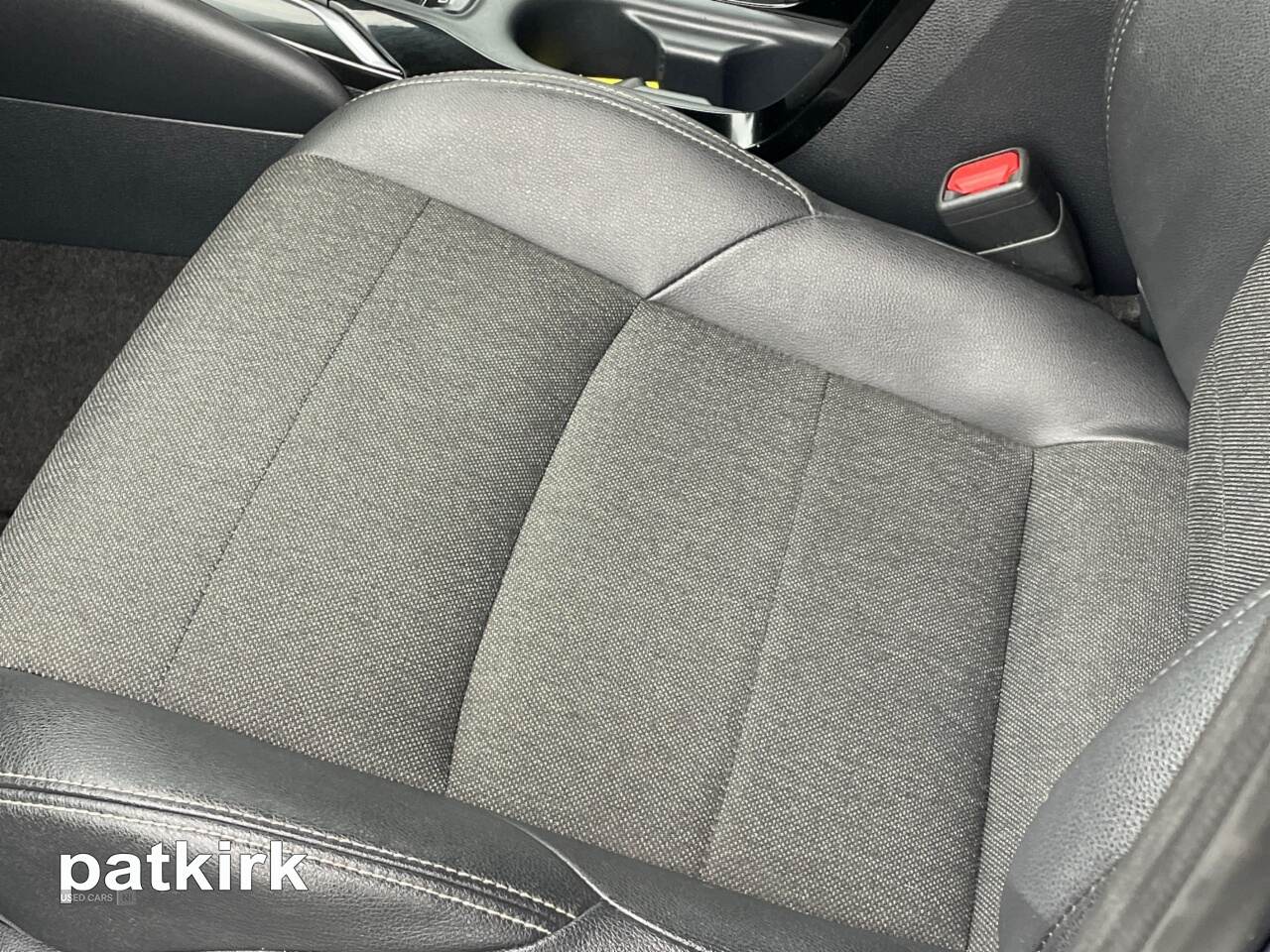 Jan 2022 Toyota Corolla 1.8 VVT-i Hybrid Design 5dr CVT