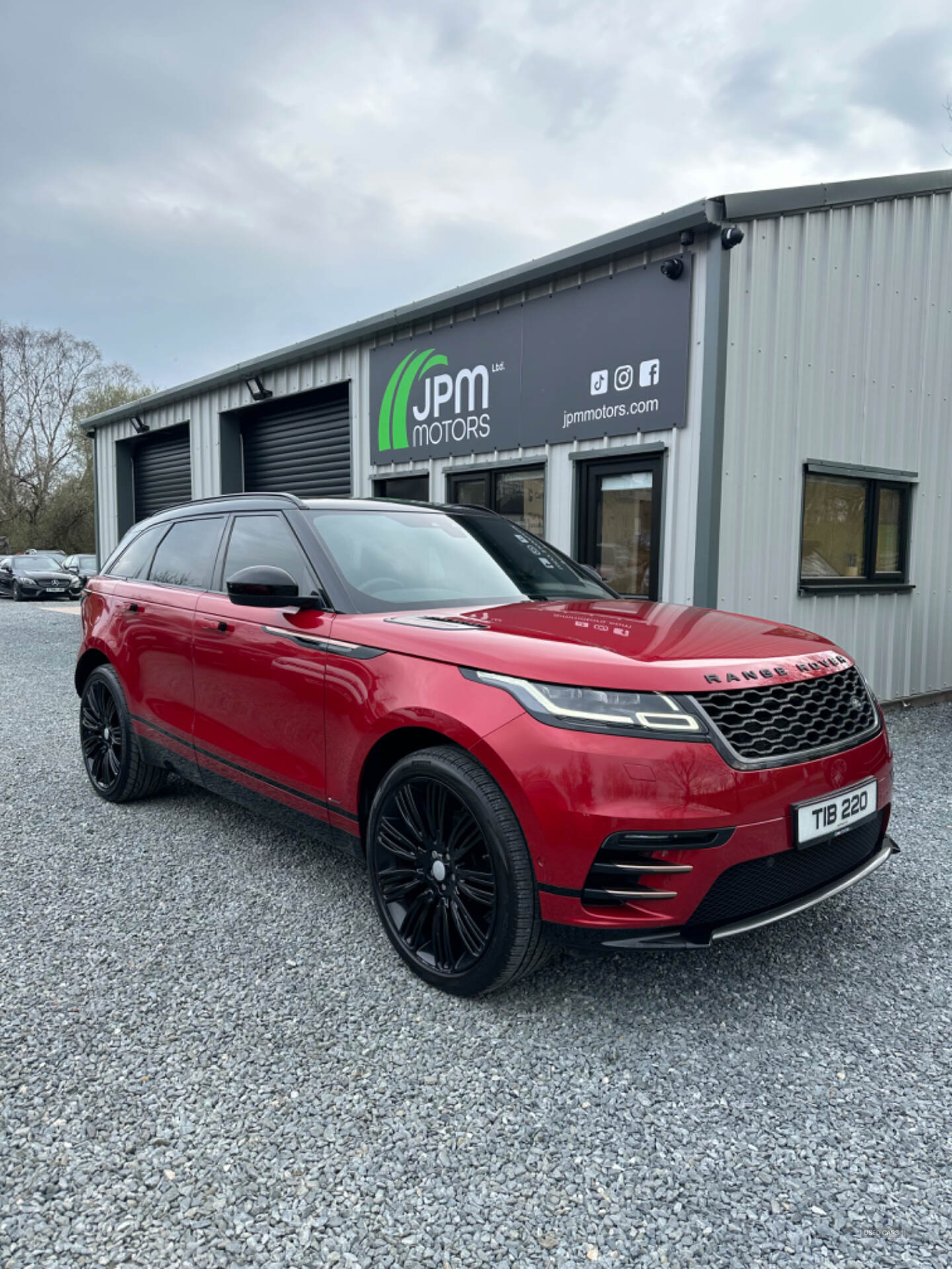 Jan 2018 Land Rover Range Rover Velar 2.0 D240 R-Dynamic SE 5dr Auto