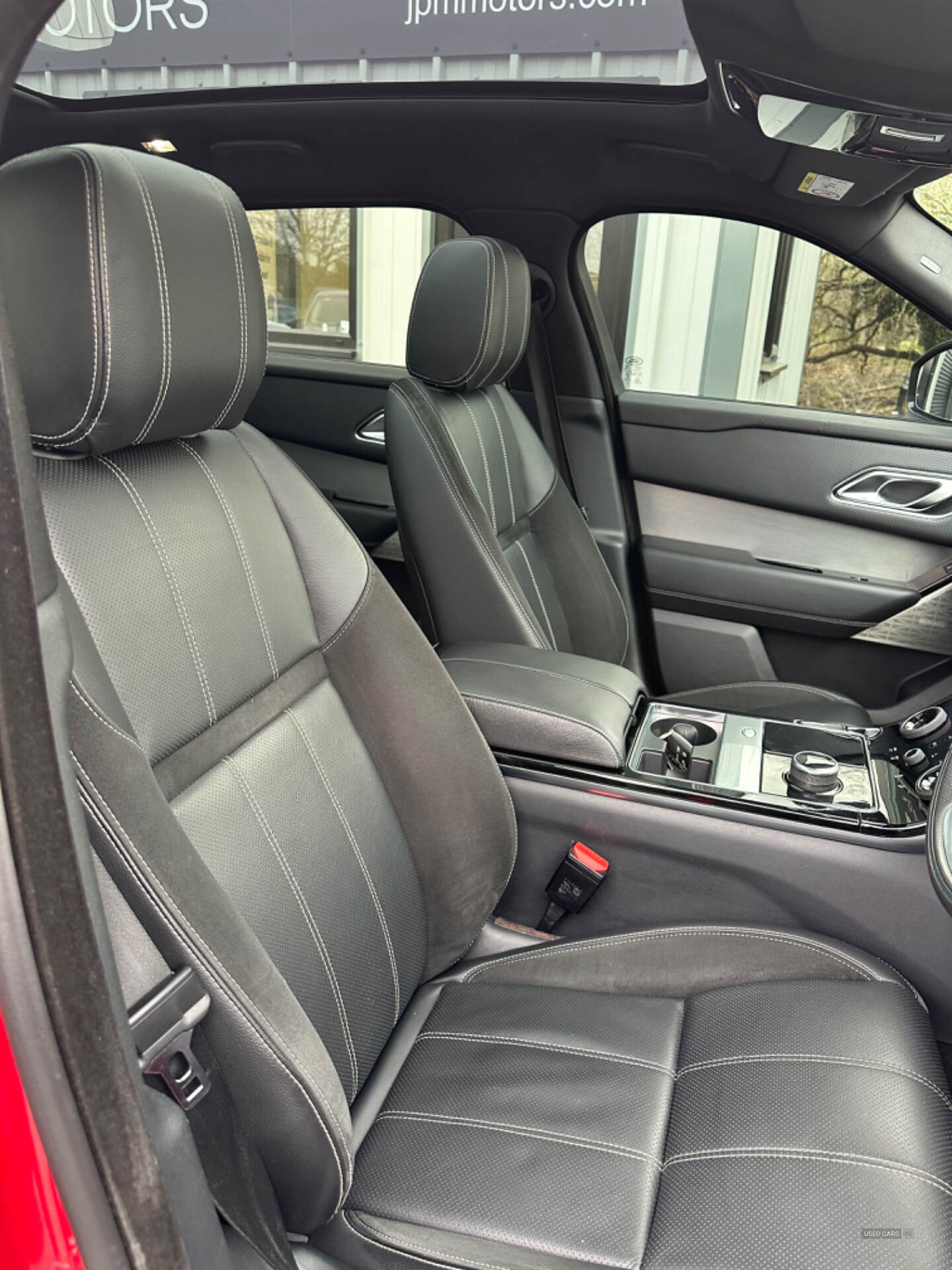 Jan 2018 Land Rover Range Rover Velar 2.0 D240 R-Dynamic SE 5dr Auto