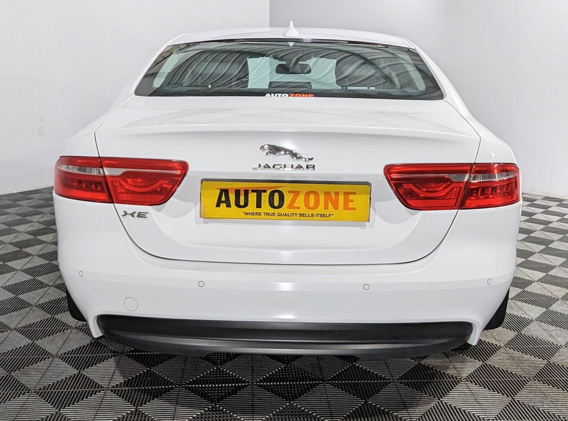 Dec 2015 Jaguar XE 2.0d Prestige 4dr