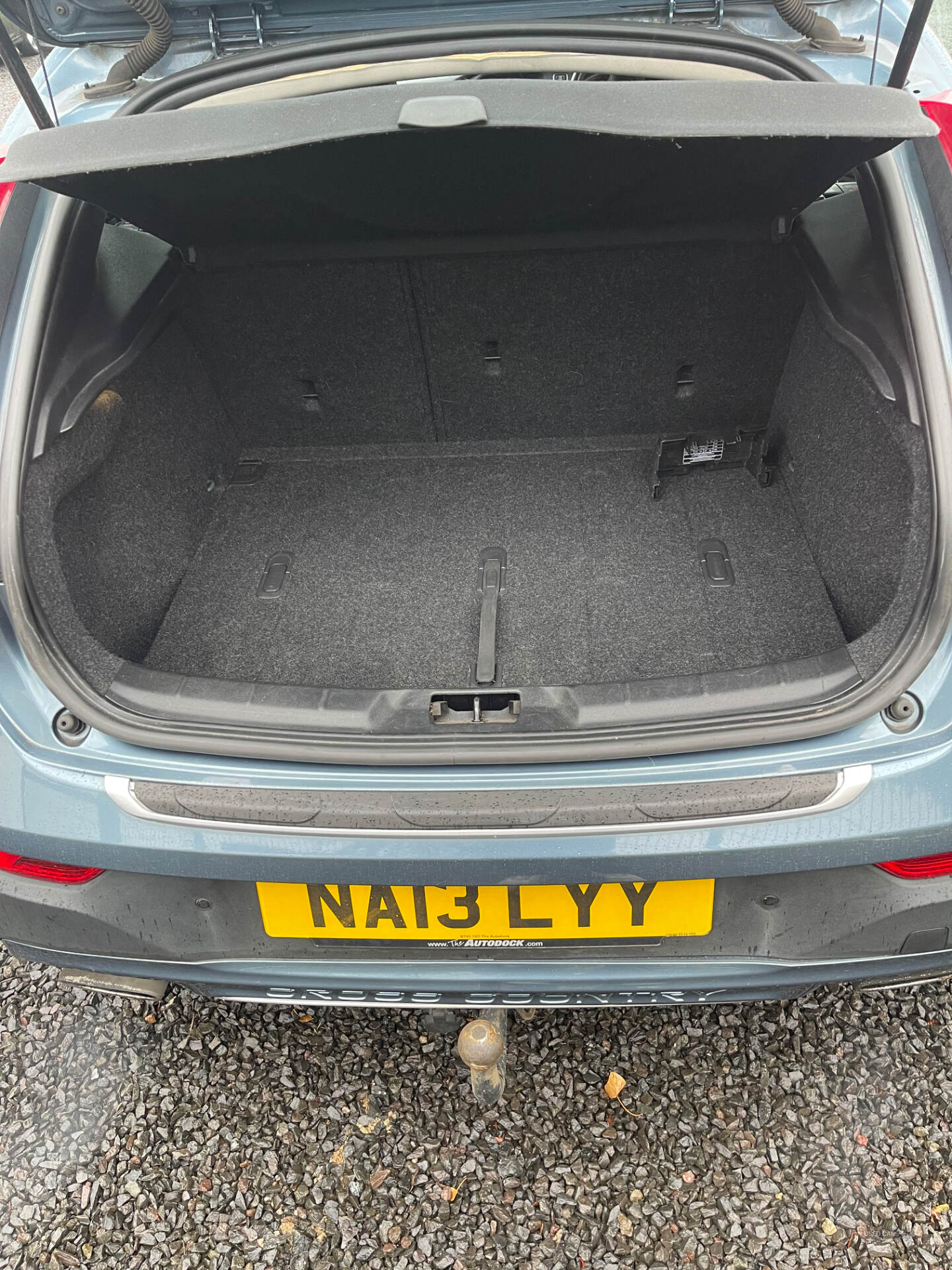 May 2013 Volvo V40 D2 Cross Country SE 5dr