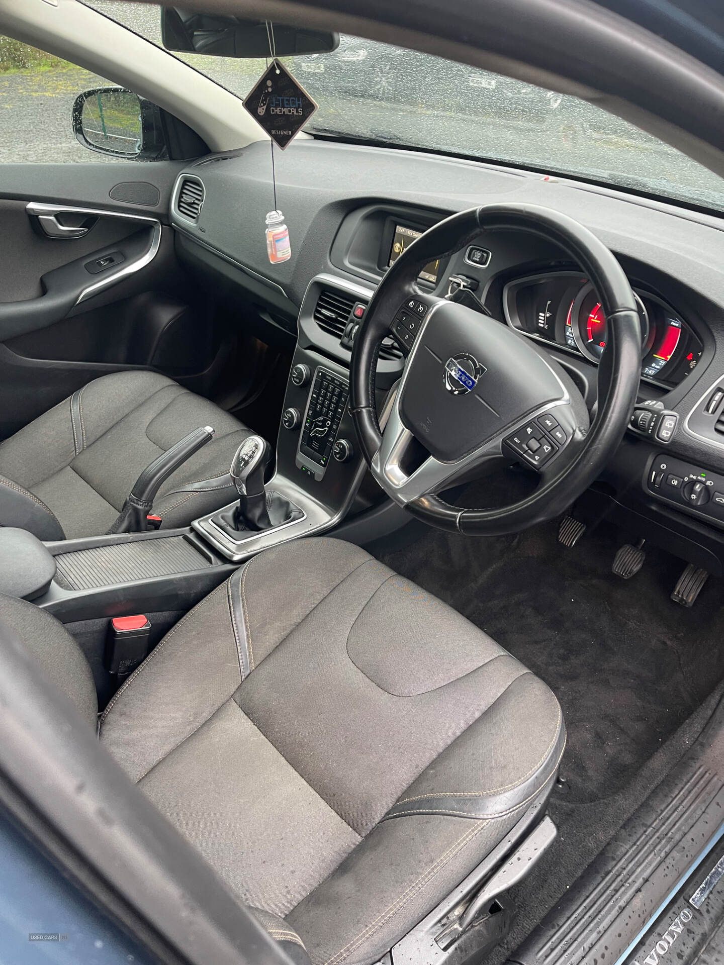May 2013 Volvo V40 D2 Cross Country SE 5dr