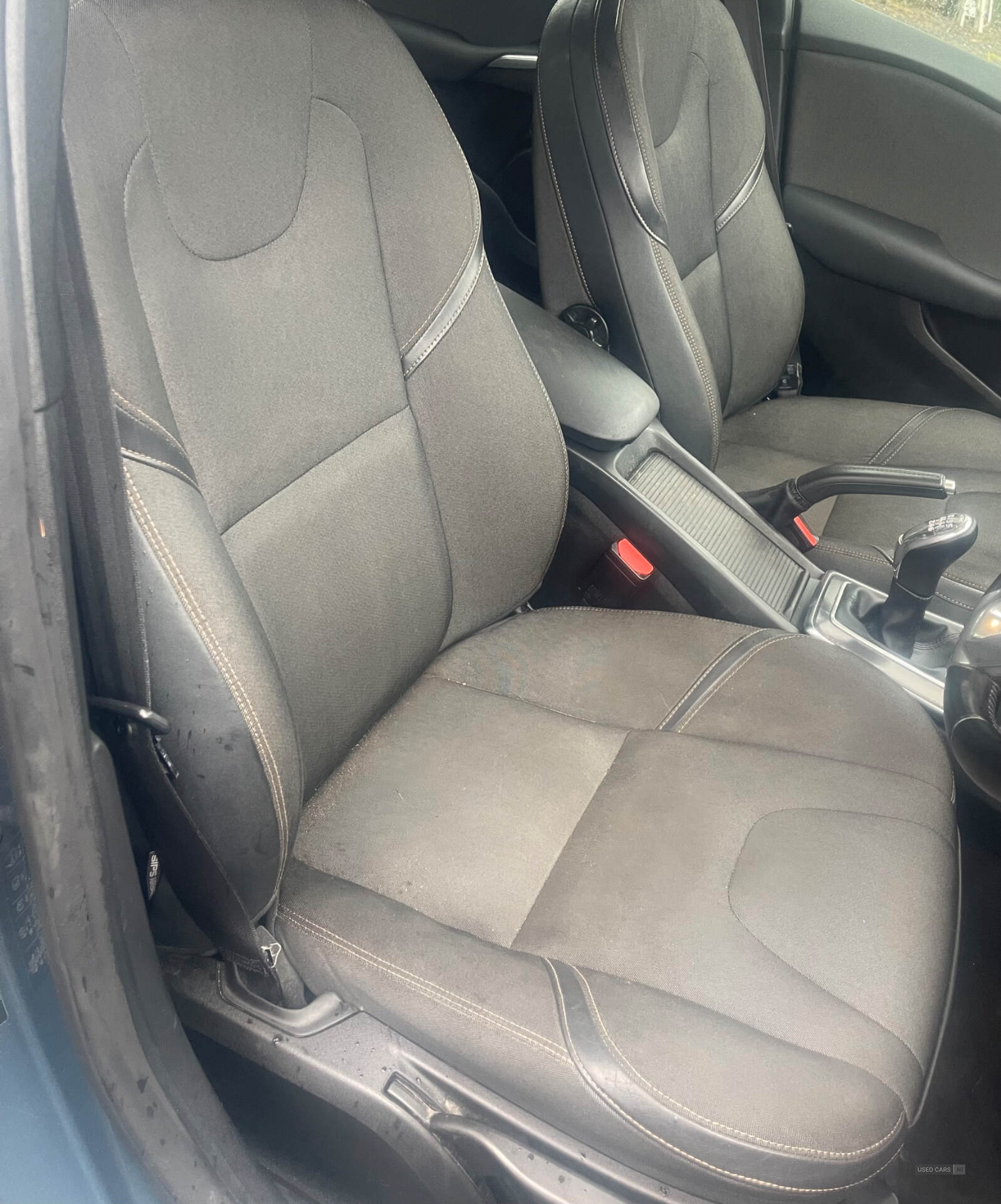 May 2013 Volvo V40 D2 Cross Country SE 5dr