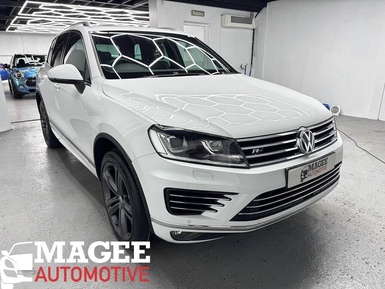Oct 2017 Volkswagen Touareg 3.0 V6 TDI BMT 262 R-Line Plus 5dr Tip Auto