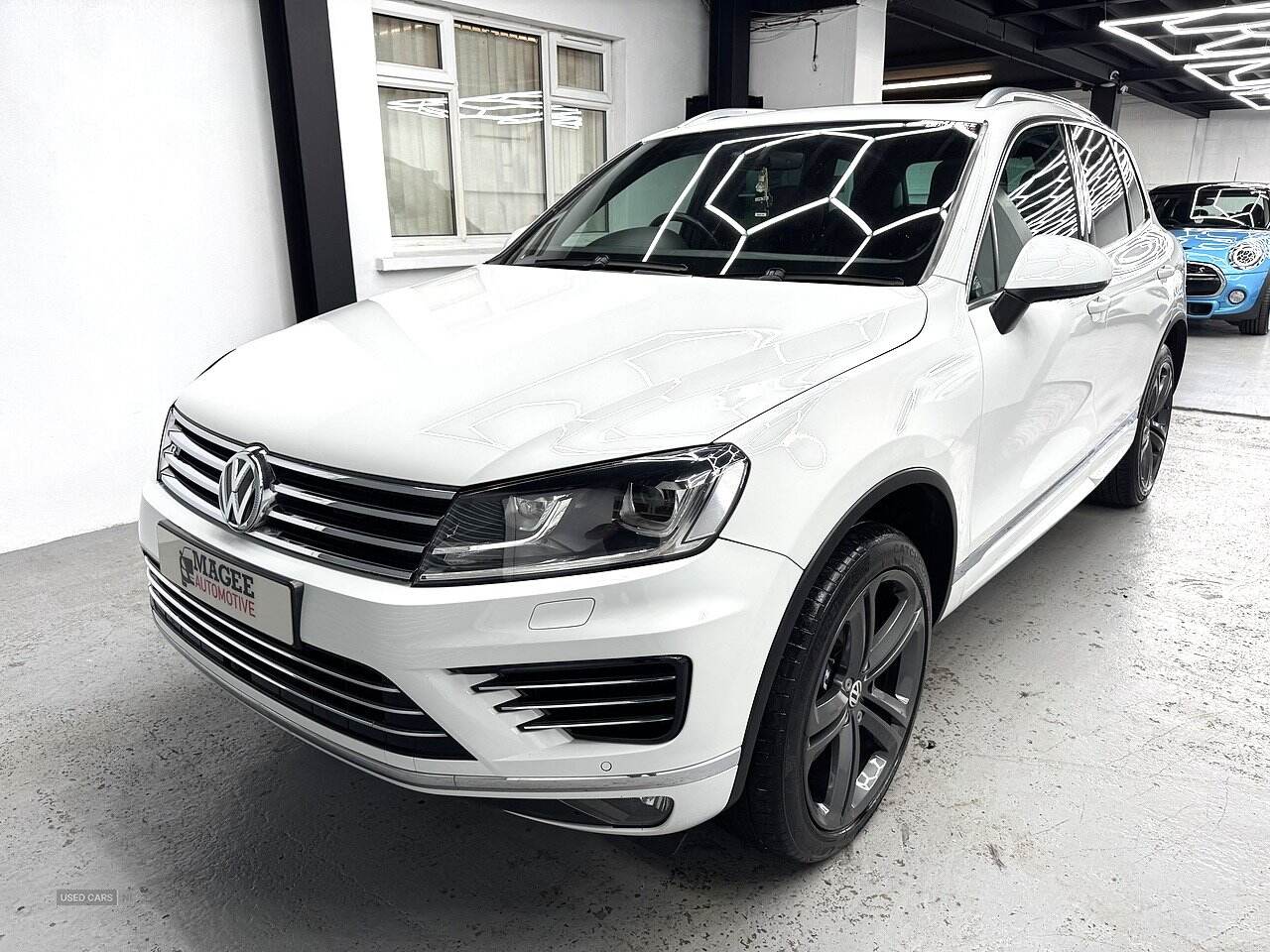 Oct 2017 Volkswagen Touareg 3.0 V6 TDI BMT 262 R-Line Plus 5dr Tip Auto