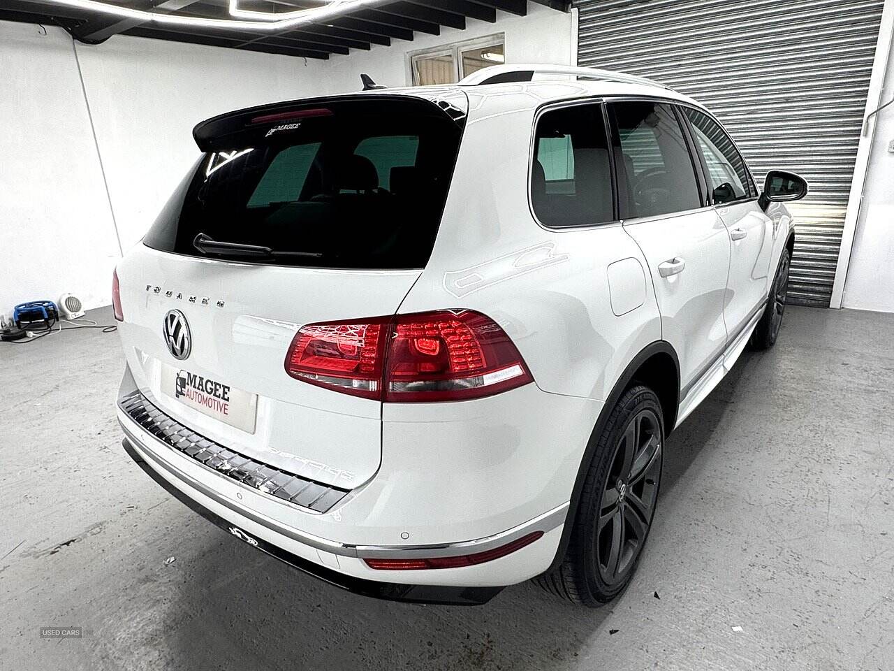 Oct 2017 Volkswagen Touareg 3.0 V6 TDI BMT 262 R-Line Plus 5dr Tip Auto