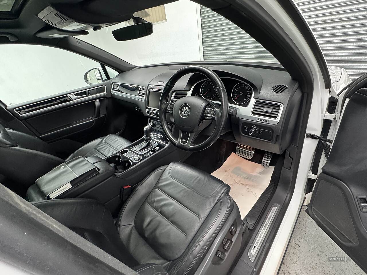 Oct 2017 Volkswagen Touareg 3.0 V6 TDI BMT 262 R-Line Plus 5dr Tip Auto