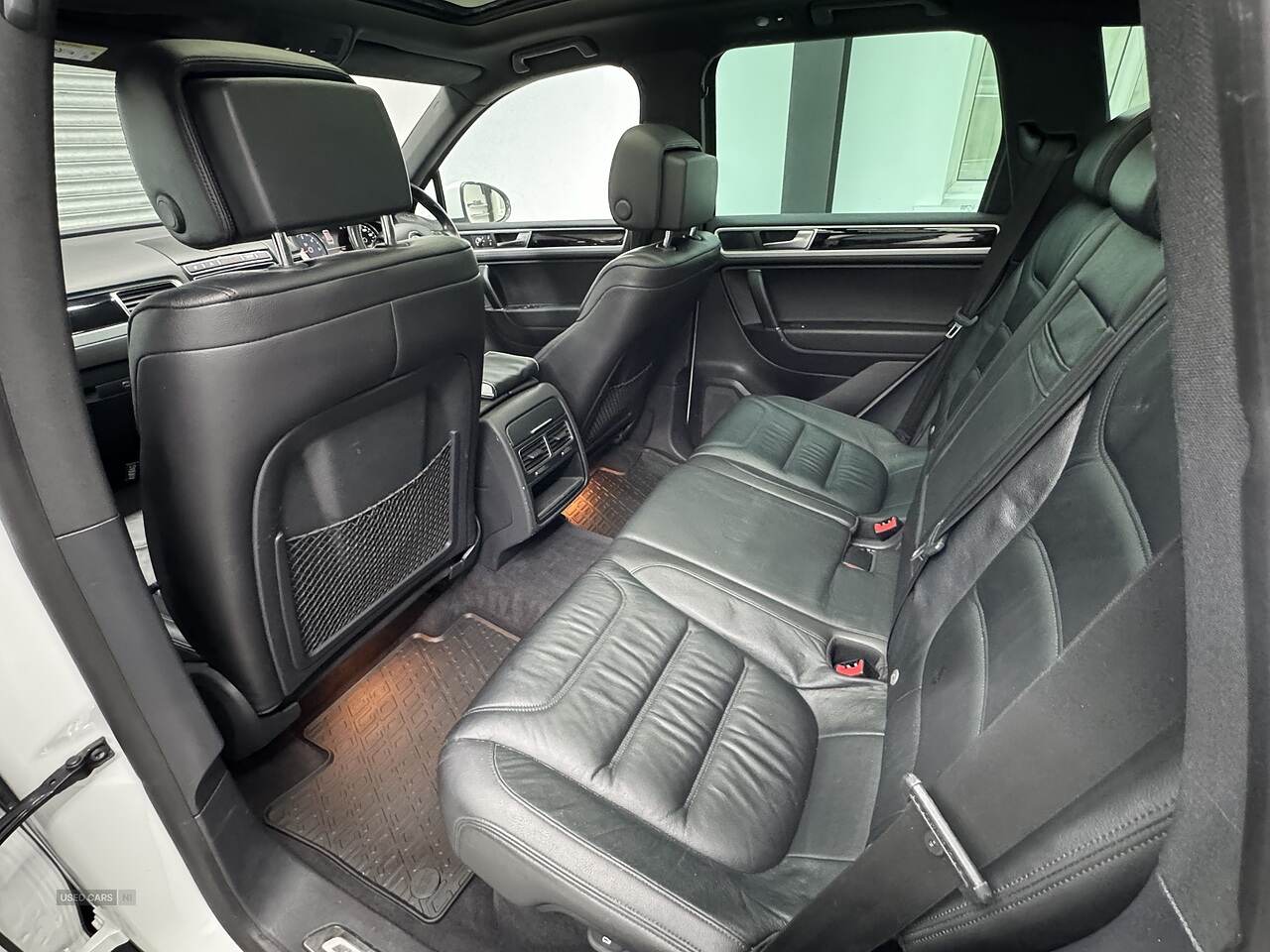 Oct 2017 Volkswagen Touareg 3.0 V6 TDI BMT 262 R-Line Plus 5dr Tip Auto
