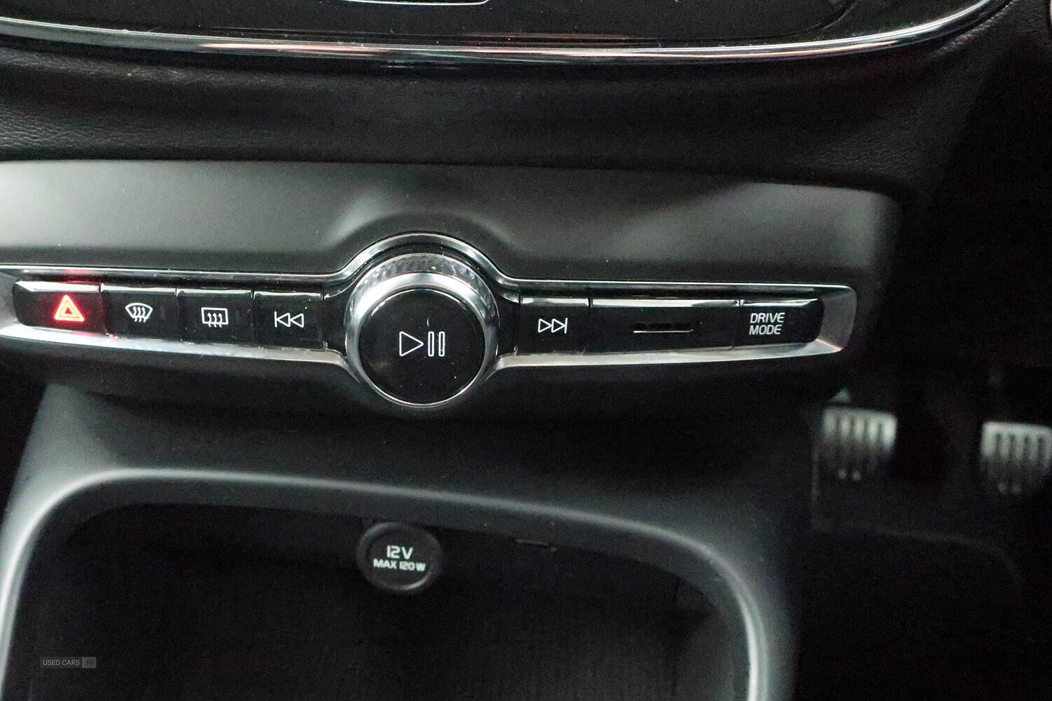 May 2021 Volvo XC40 1.5 T3 [163] Momentum 5dr