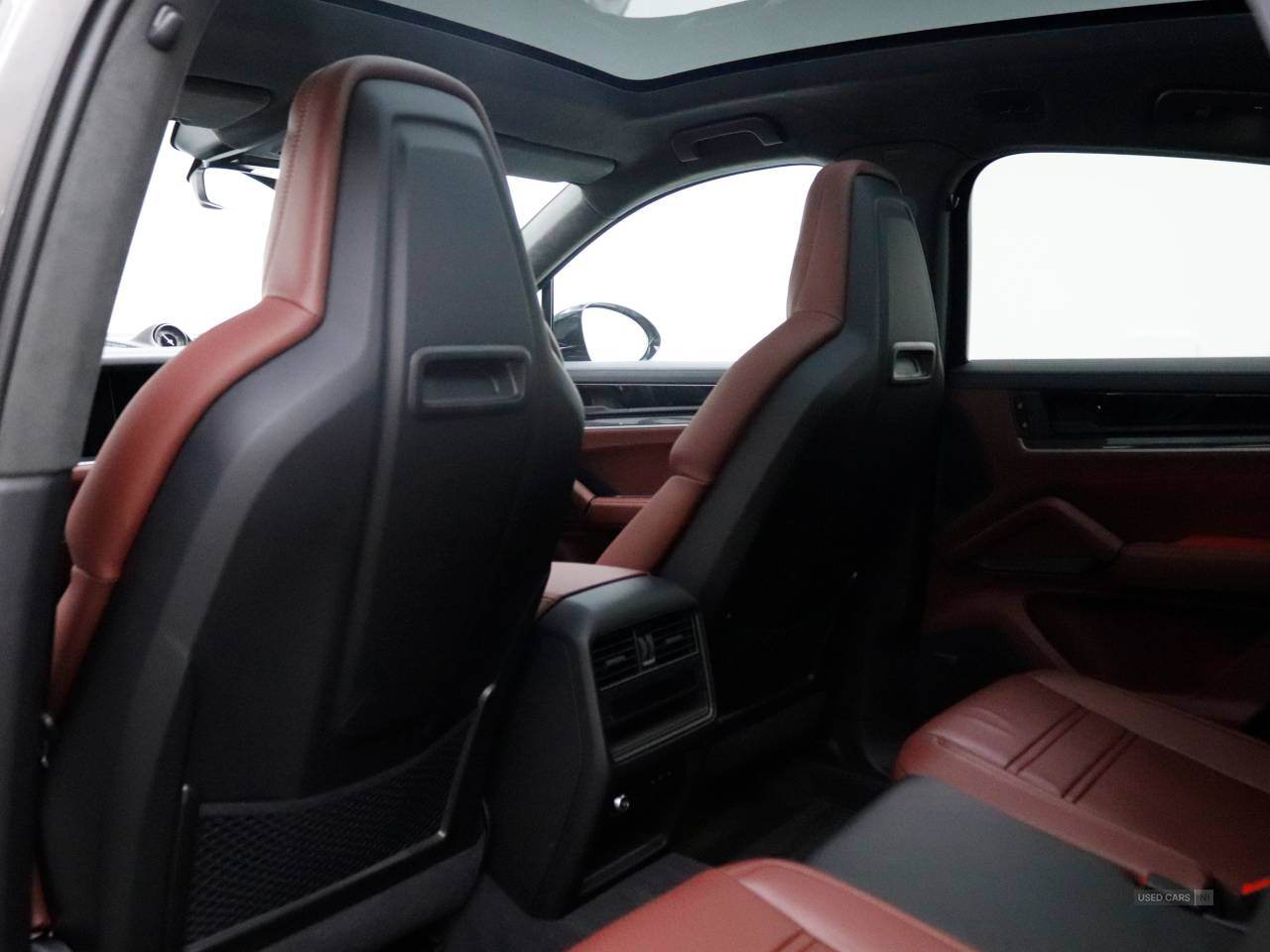  2025 Porsche Cayenne Turbo E-Hybrid 5dr Tiptronic S