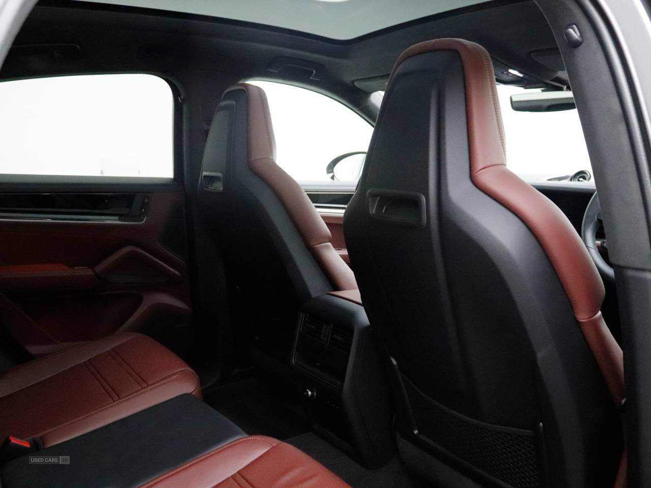  2025 Porsche Cayenne Turbo E-Hybrid 5dr Tiptronic S