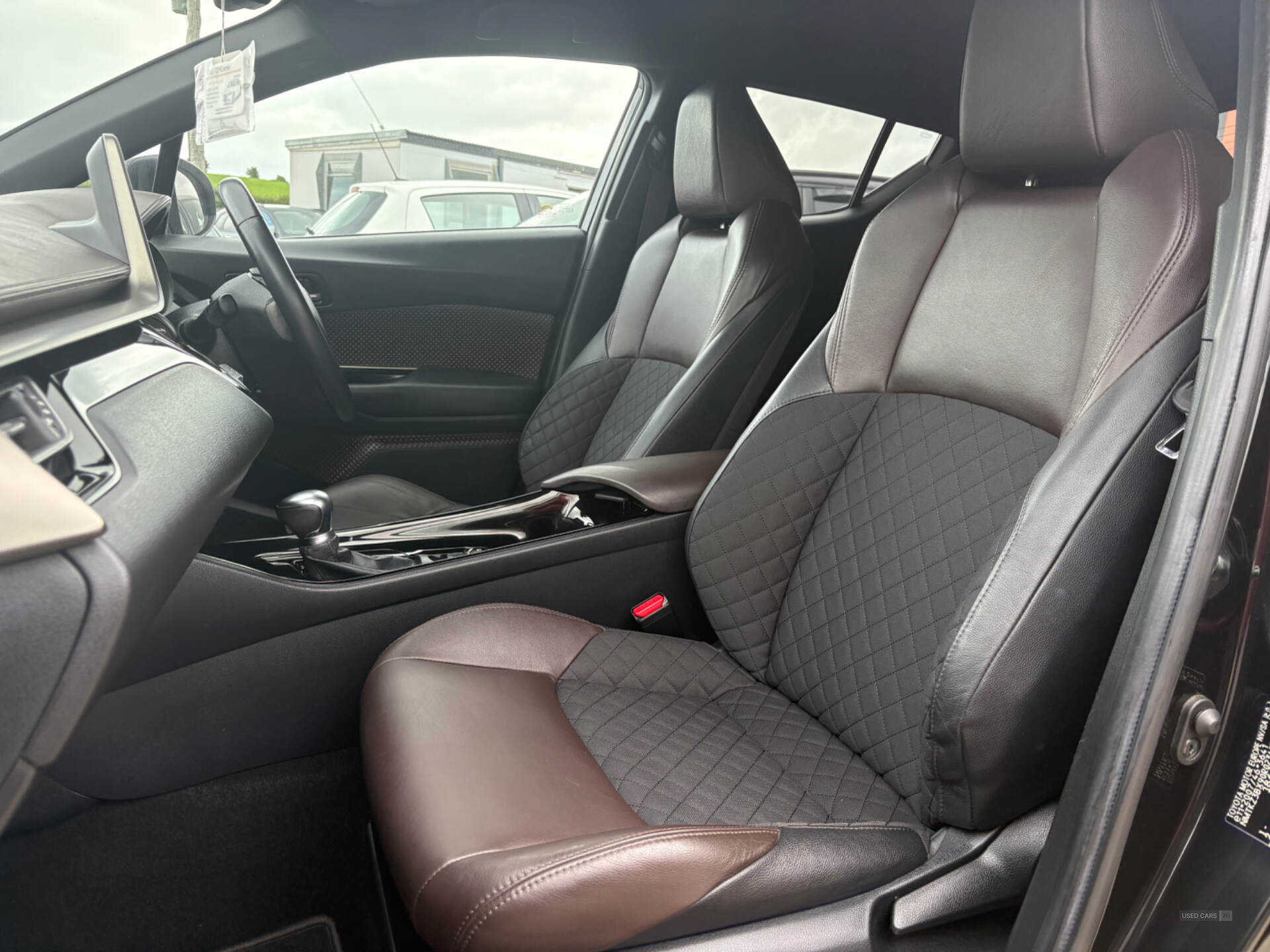 Oct 2017 Toyota C-HR 1.8 Hybrid Excel 5dr CVT
