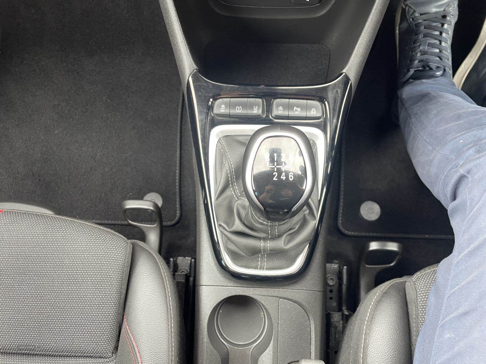 Jan 2022 Vauxhall Crossland 1.2 Turbo SRi Nav 5dr