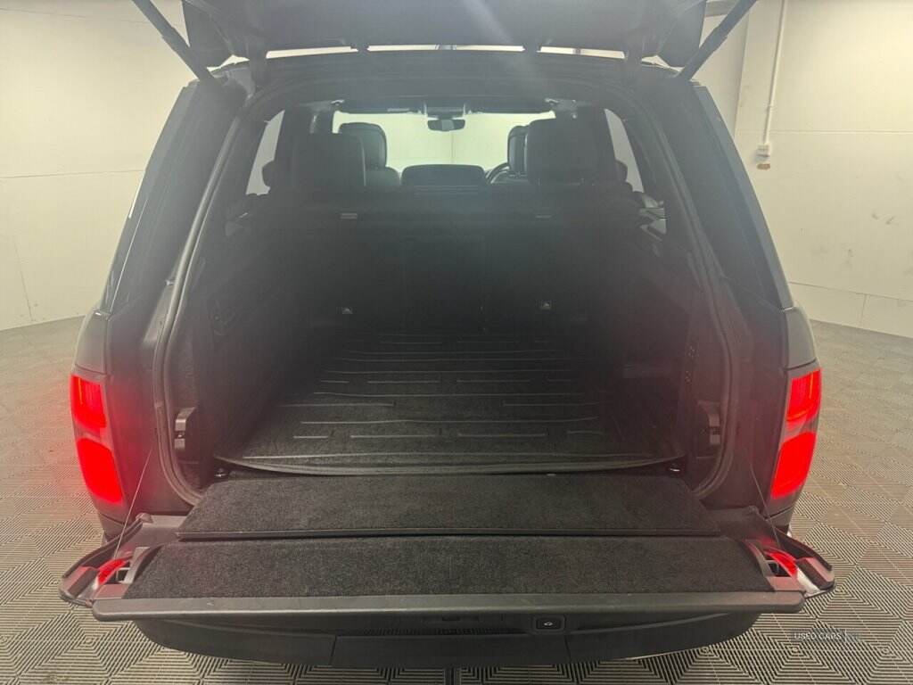 Oct 2018 Land Rover Range Rover 4.4 SDV8 Vogue SE 4dr Auto