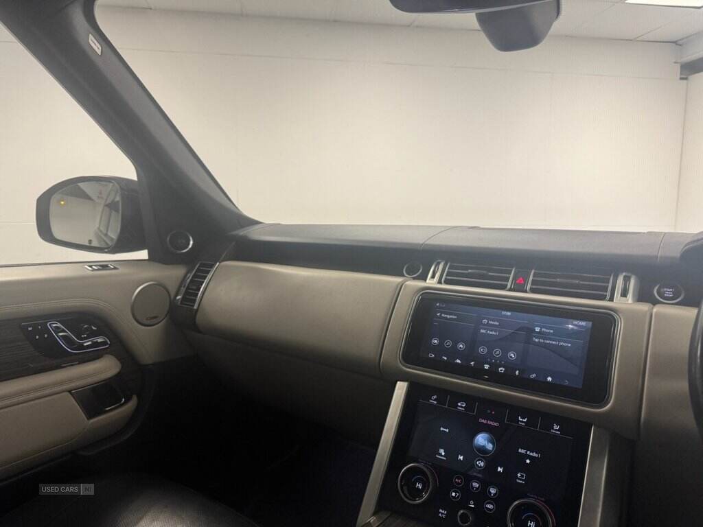 Oct 2018 Land Rover Range Rover 4.4 SDV8 Vogue SE 4dr Auto