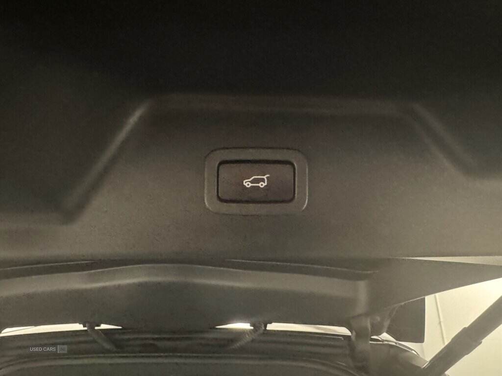 Oct 2018 Land Rover Range Rover 4.4 SDV8 Vogue SE 4dr Auto