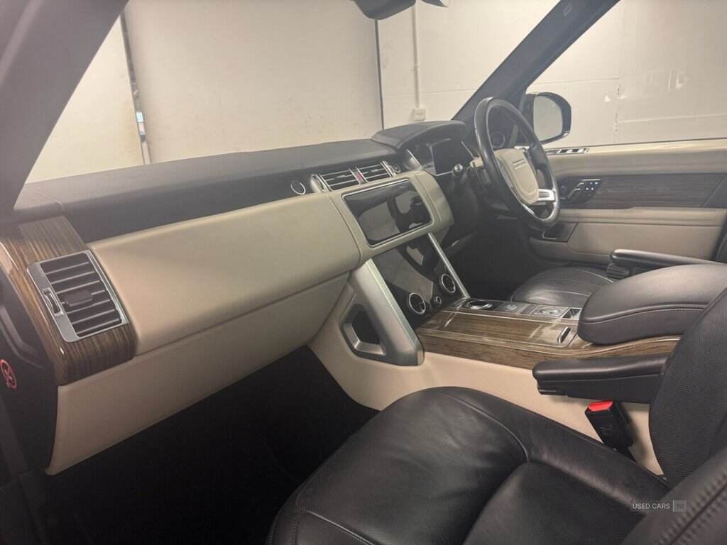Oct 2018 Land Rover Range Rover 4.4 SDV8 Vogue SE 4dr Auto