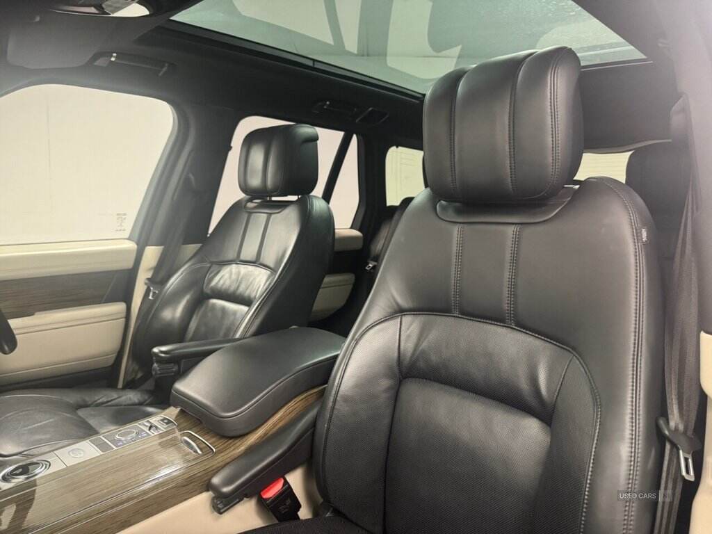 Oct 2018 Land Rover Range Rover 4.4 SDV8 Vogue SE 4dr Auto