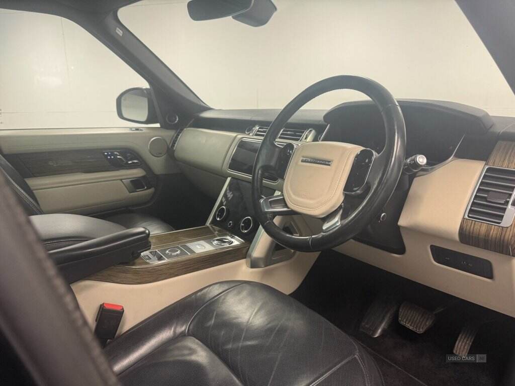 Oct 2018 Land Rover Range Rover 4.4 SDV8 Vogue SE 4dr Auto