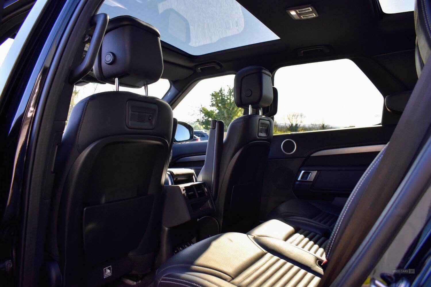 Mar 2021 Land Rover Discovery 3.0 D300 R-Dynamic SE 5dr Auto