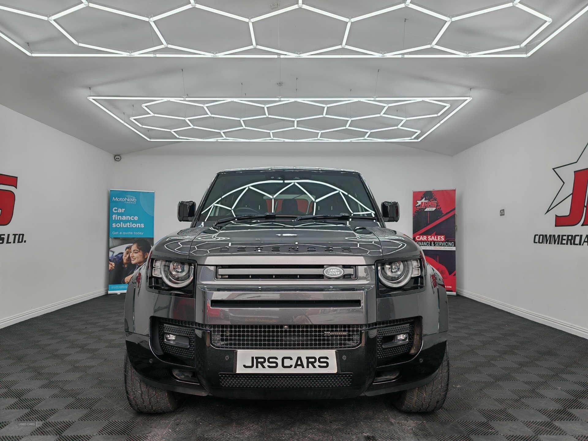Oct 2022 Land Rover Defender 3.0 D300 X-Dynamic SE 110 5dr Auto [7 Seat]