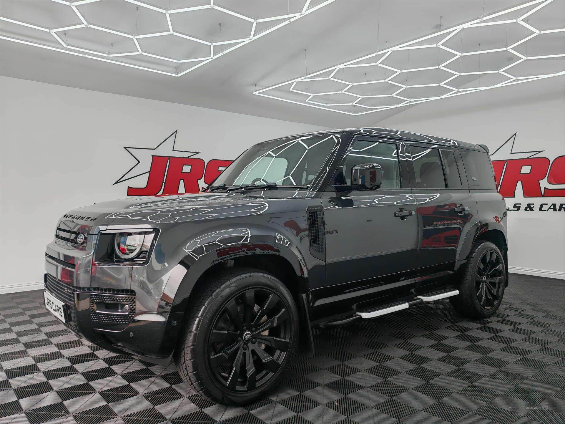 Oct 2022 Land Rover Defender 3.0 D300 X-Dynamic SE 110 5dr Auto [7 Seat]
