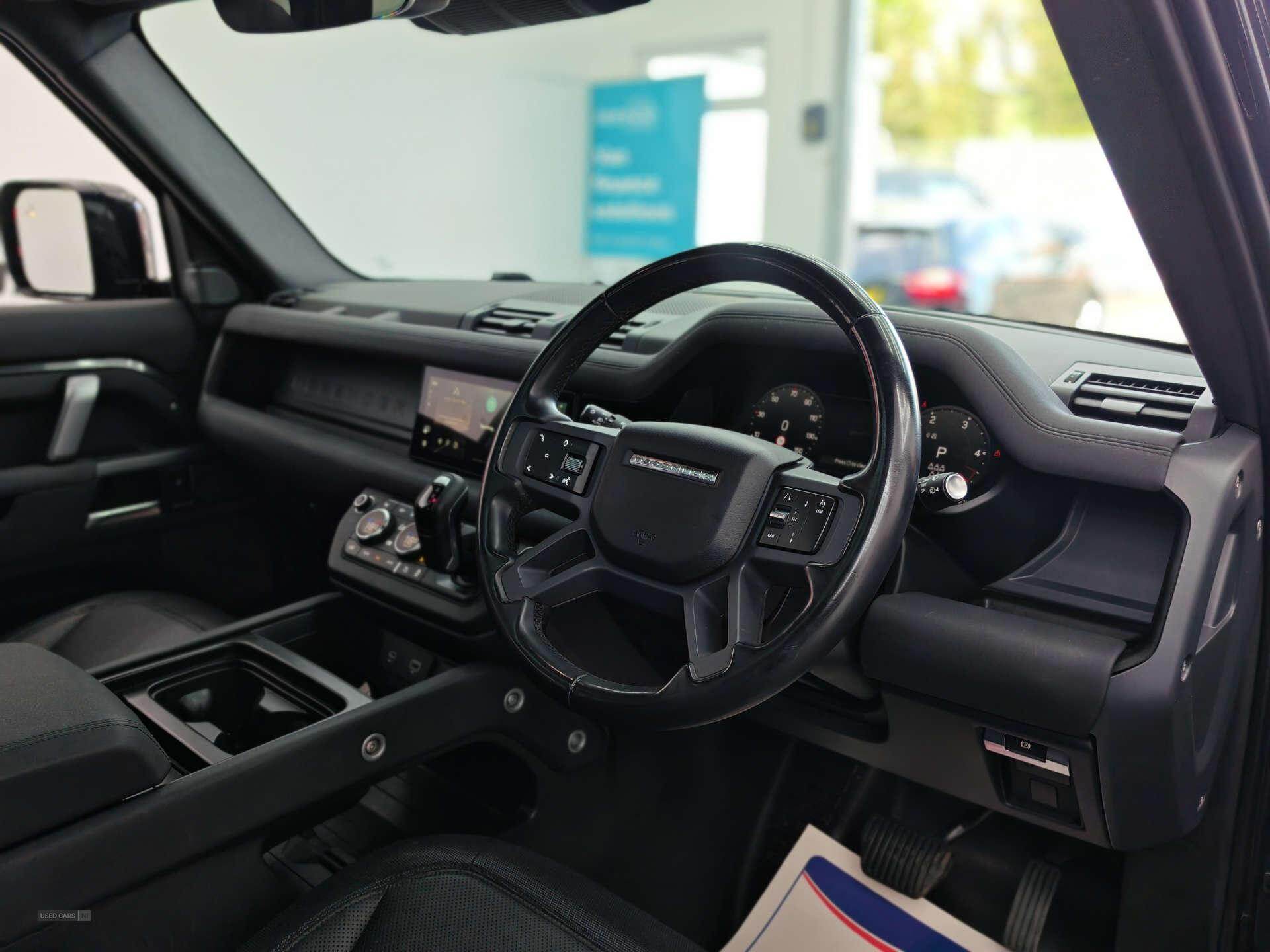 Oct 2022 Land Rover Defender 3.0 D300 X-Dynamic SE 110 5dr Auto [7 Seat]