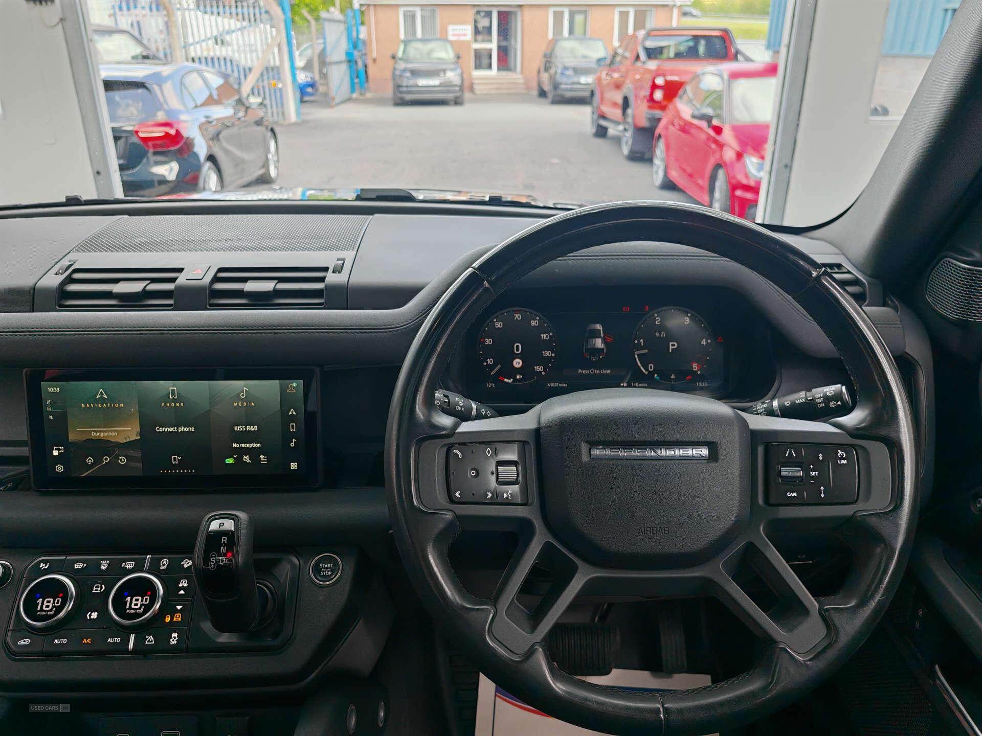 Oct 2022 Land Rover Defender 3.0 D300 X-Dynamic SE 110 5dr Auto [7 Seat]