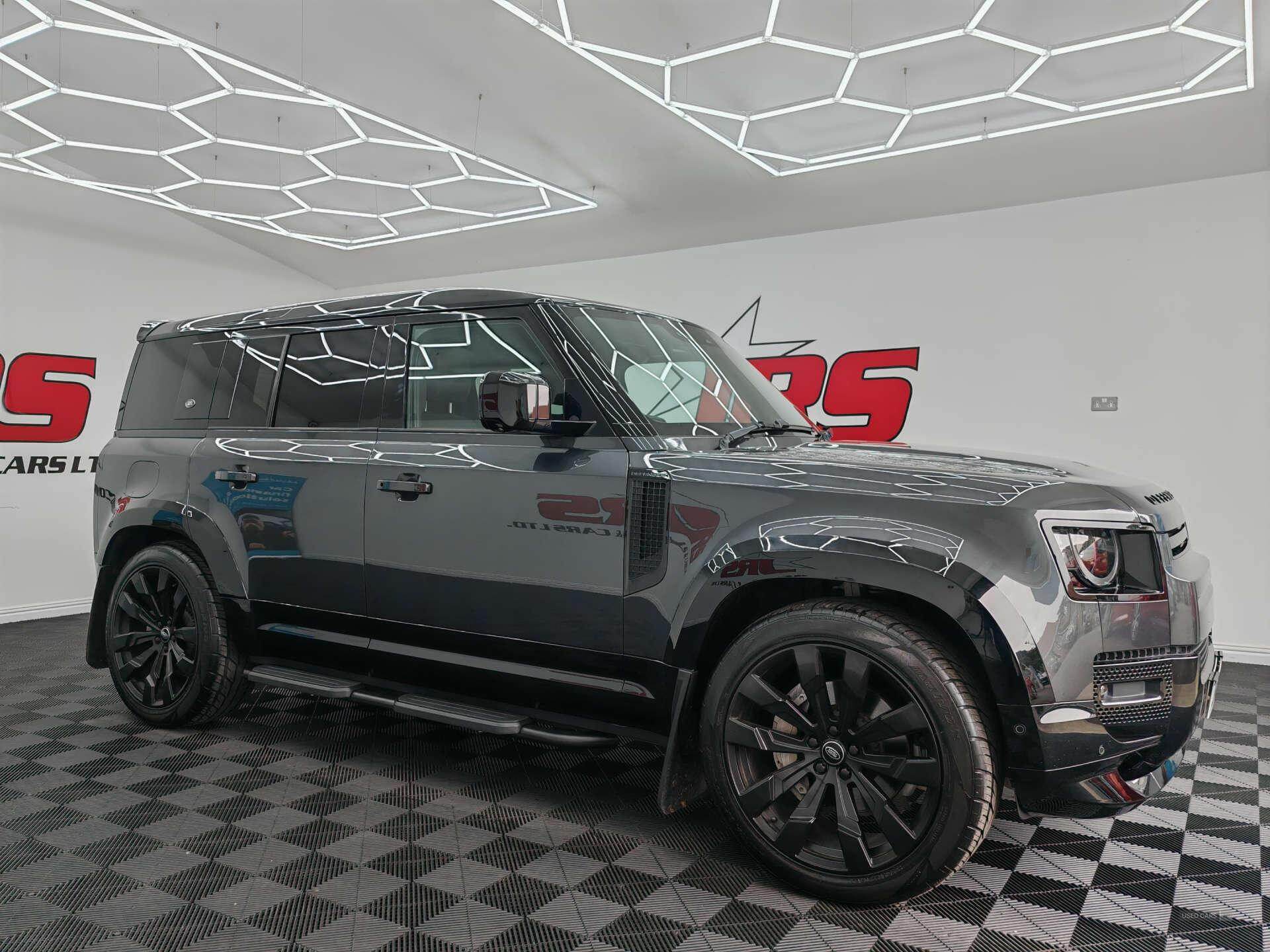 Oct 2022 Land Rover Defender 3.0 D300 X-Dynamic SE 110 5dr Auto [7 Seat]