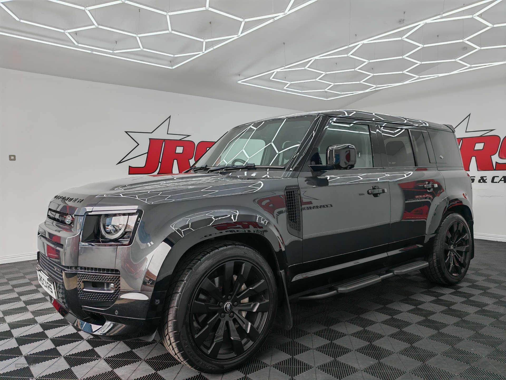Oct 2022 Land Rover Defender 3.0 D300 X-Dynamic SE 110 5dr Auto [7 Seat]