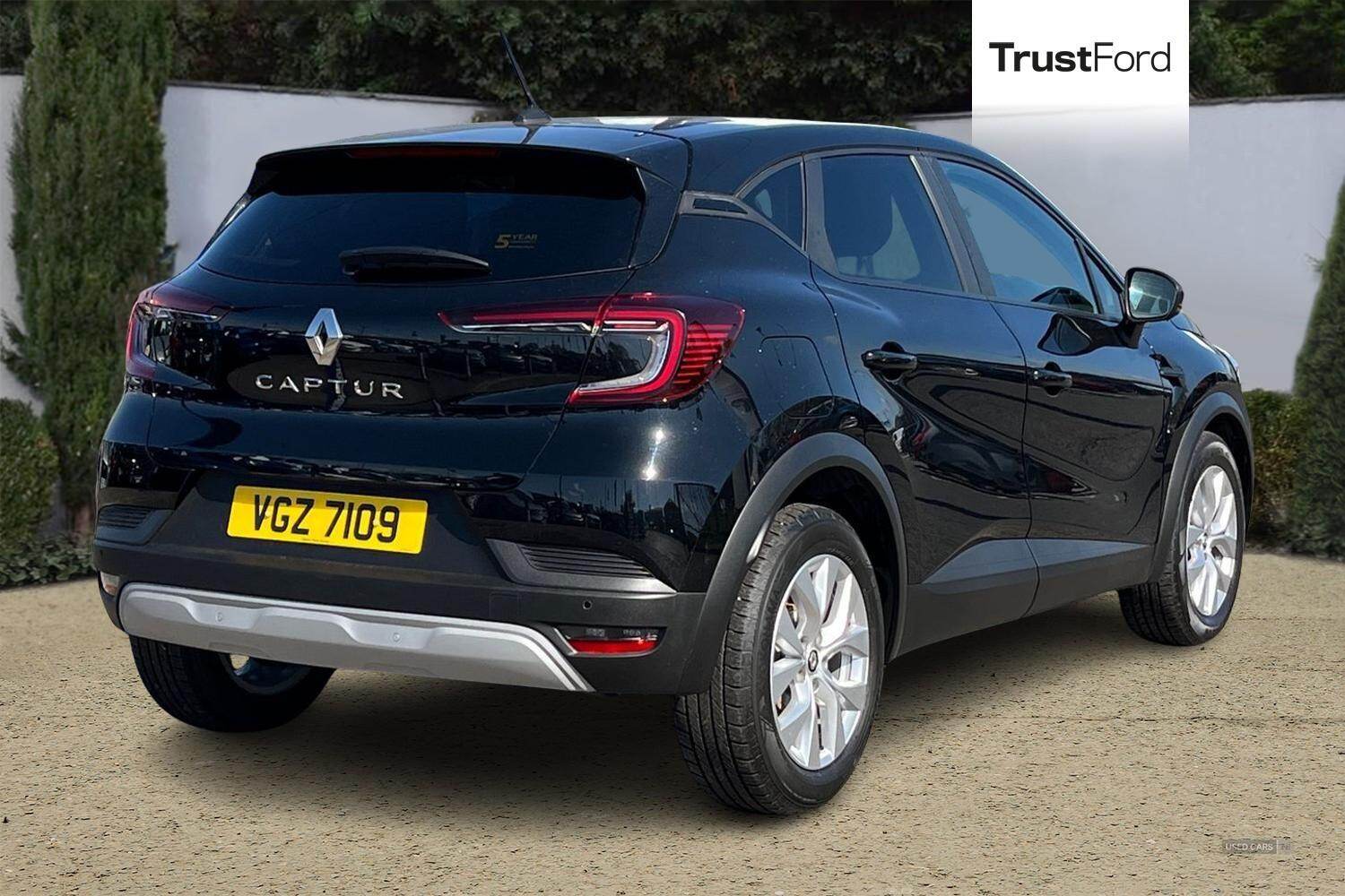 Mar 2022 Renault Captur 1.3 TCE 140 Iconic Edition 5dr