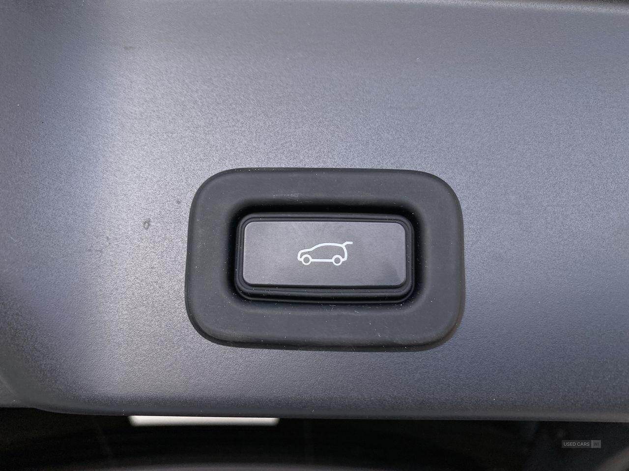 Apr 2021 Land Rover Range Rover Evoque 2.0 D200 R-Dynamic SE 5dr Auto