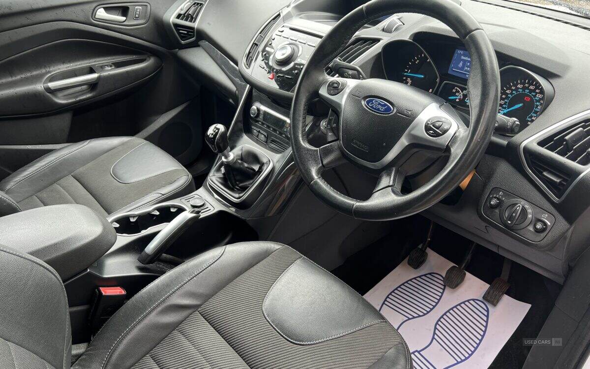 Oct 2014 Ford Kuga 2.0 TDCi Titanium 5dr 2WD