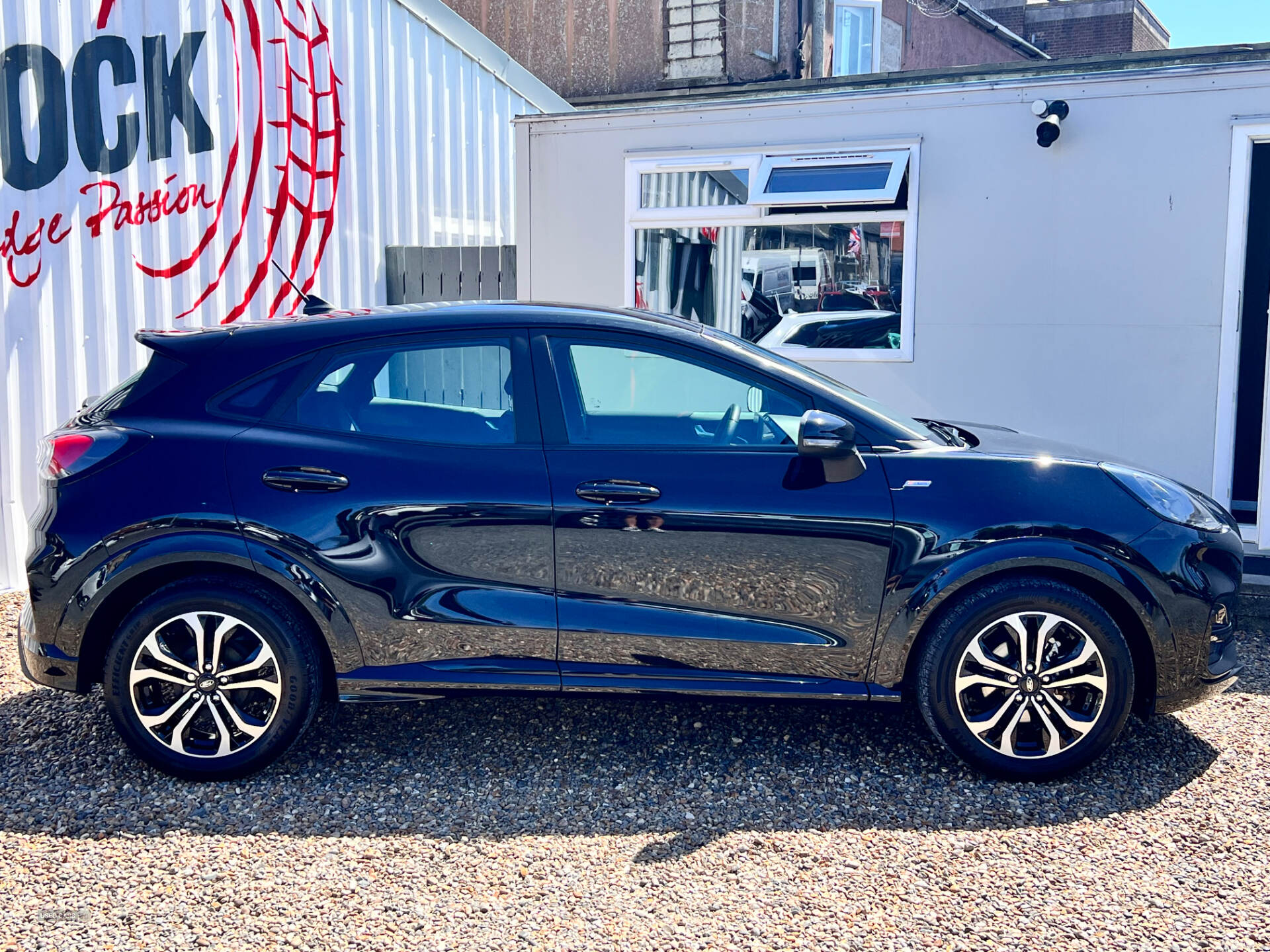 Apr 2021 Ford Puma 1.0 EcoBoost Hybrid mHEV ST-Line 5dr