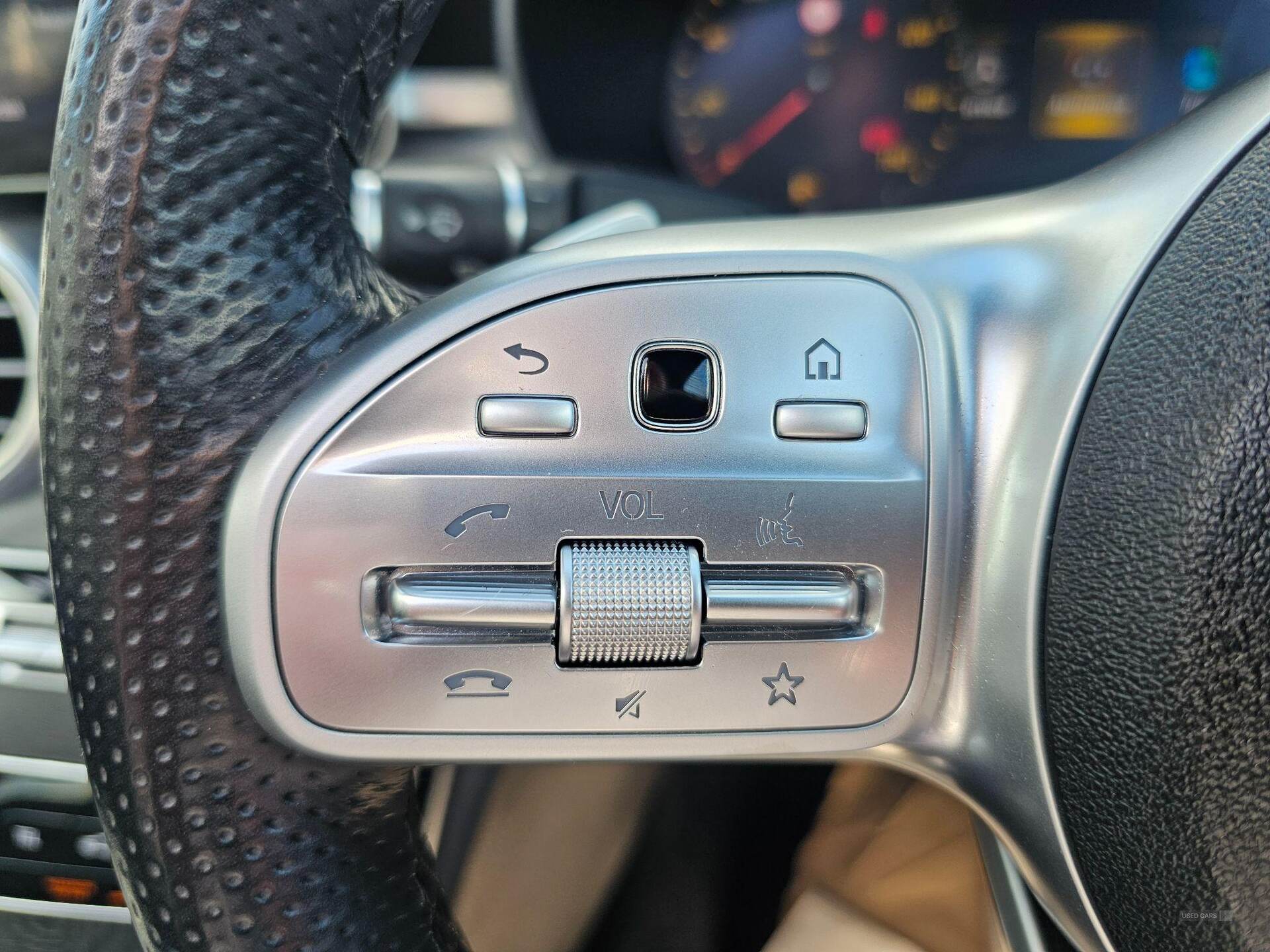 Jan 2020 Mercedes-Benz C Class C300d AMG Line Edition Premium Plus 4dr 9G-Tronic