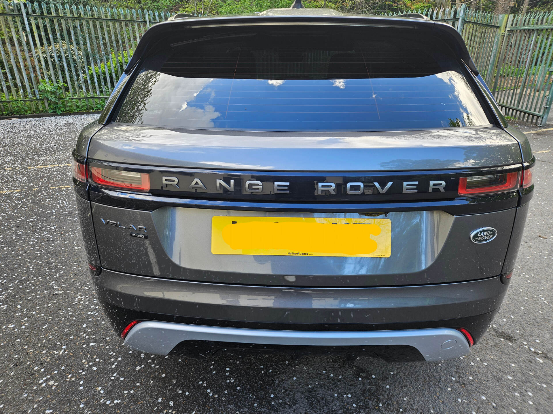 Apr 2019 Land Rover Range Rover Velar 2.0 D180 R-Dynamic 5dr Auto