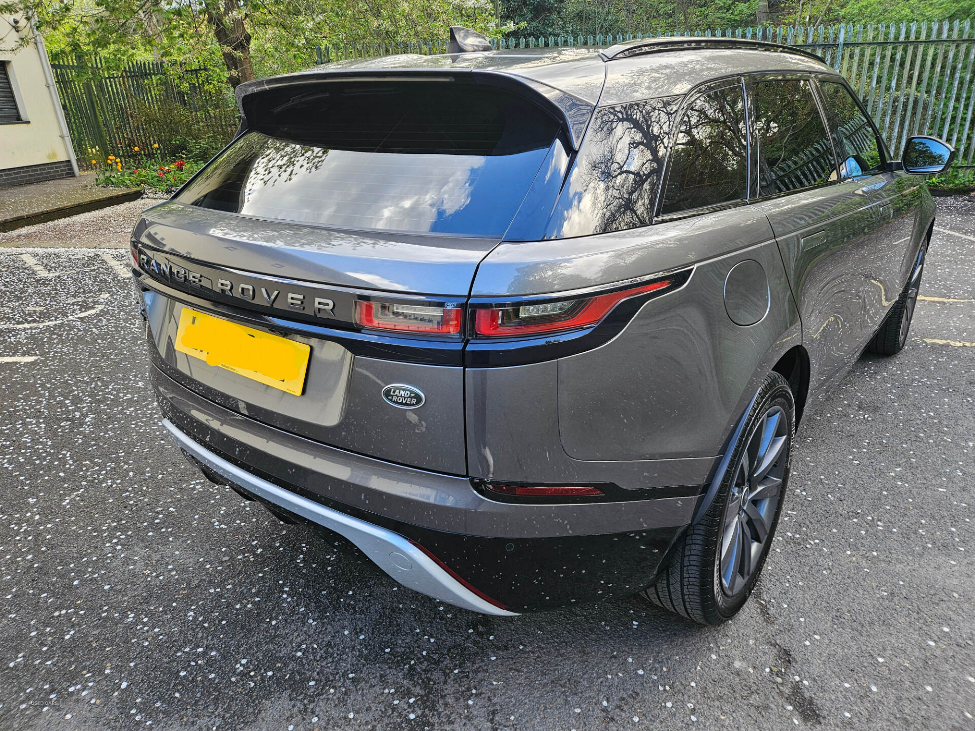 Apr 2019 Land Rover Range Rover Velar 2.0 D180 R-Dynamic 5dr Auto