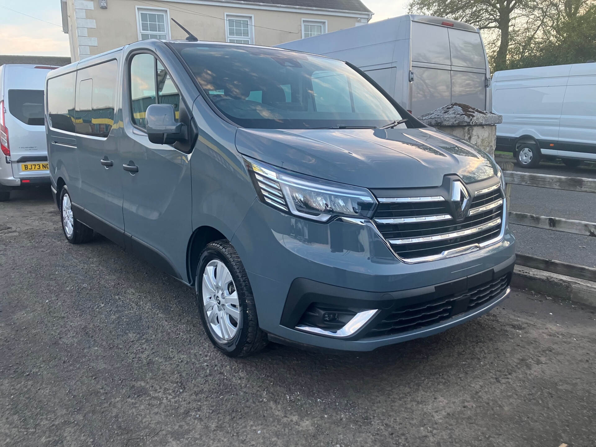 Jun 2024 Renault Trafic LL30 Blue dCi 170 Extra [Safety] 9 Seater EDC