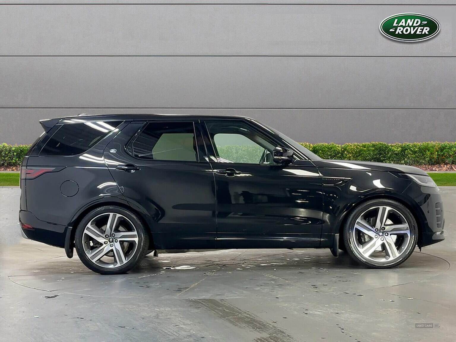 Jun 2022 Land Rover Discovery 3.0 D300 Metropolitan Edition 5Dr Auto