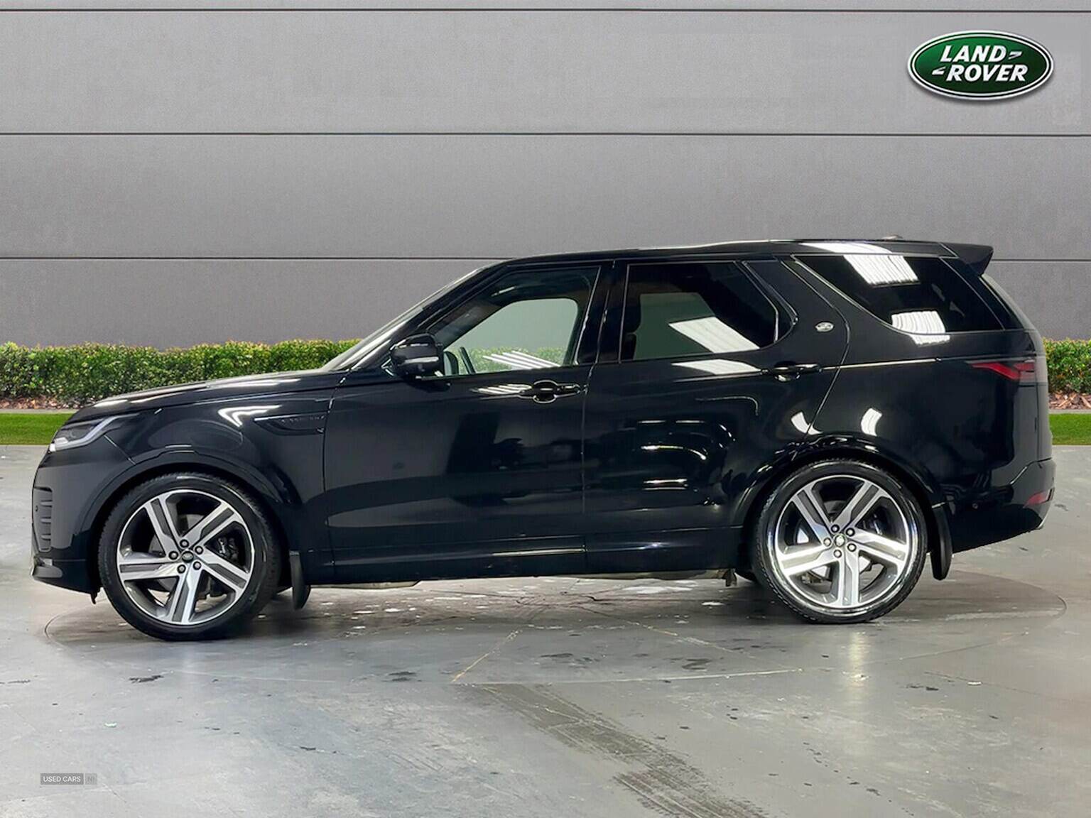 Jun 2022 Land Rover Discovery 3.0 D300 Metropolitan Edition 5Dr Auto