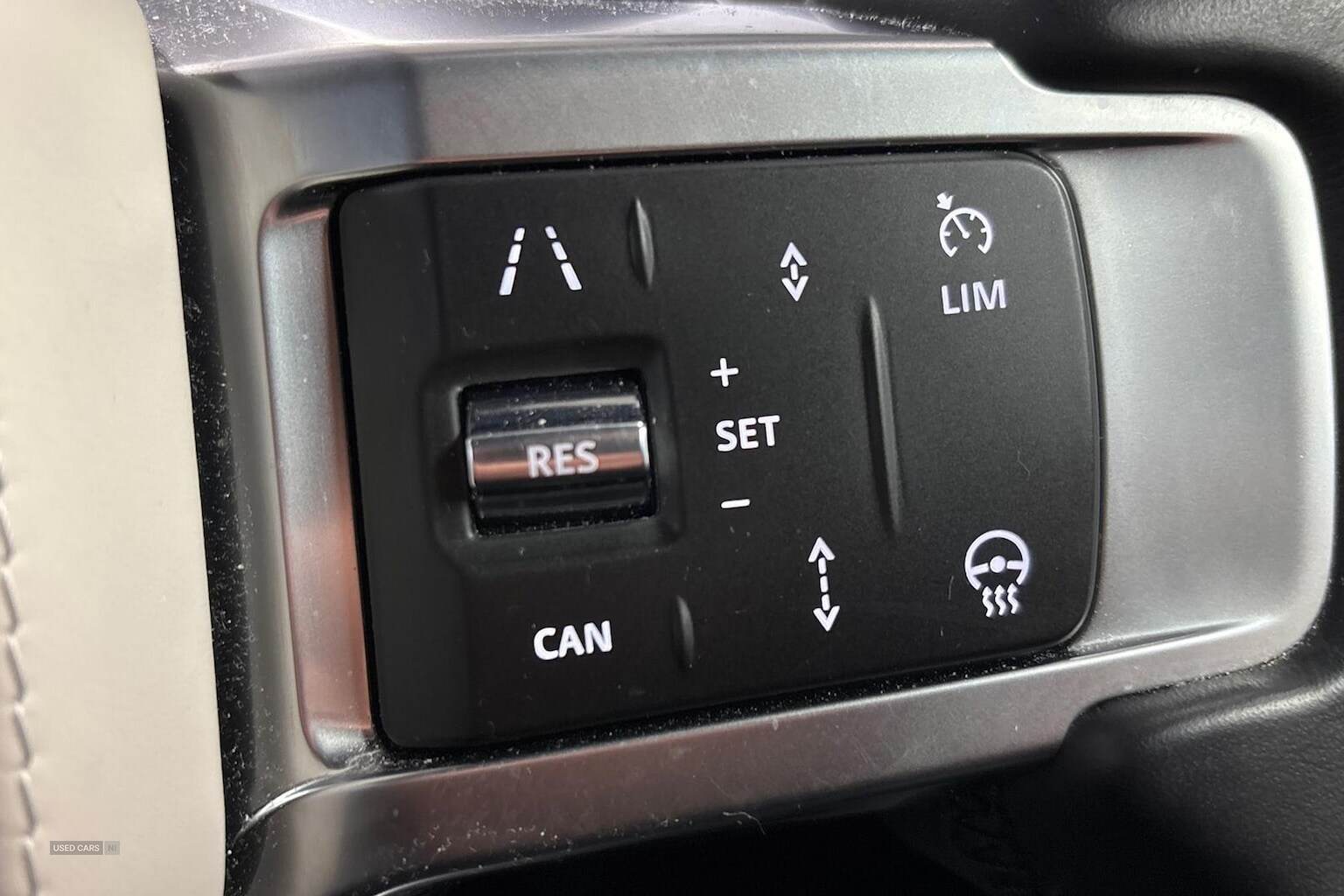 Jun 2022 Land Rover Discovery 3.0 D300 Metropolitan Edition 5Dr Auto
