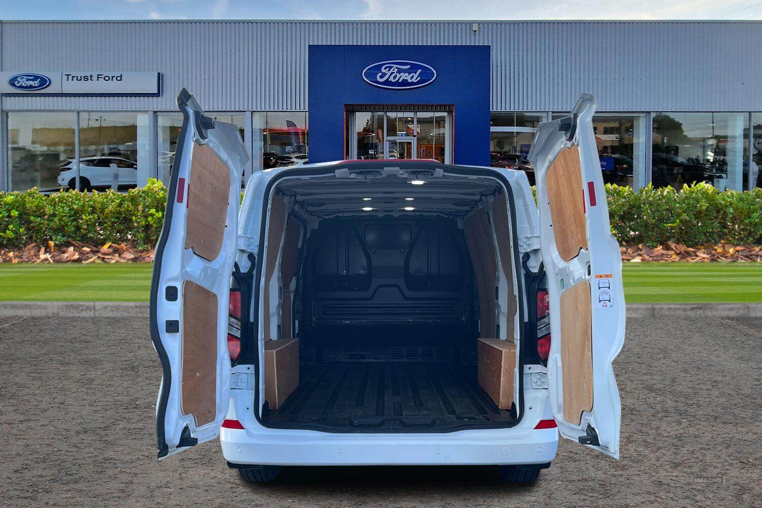 Apr 2024 Ford Transit Custom 2.0 EcoBlue 136ps H1 Van Limited