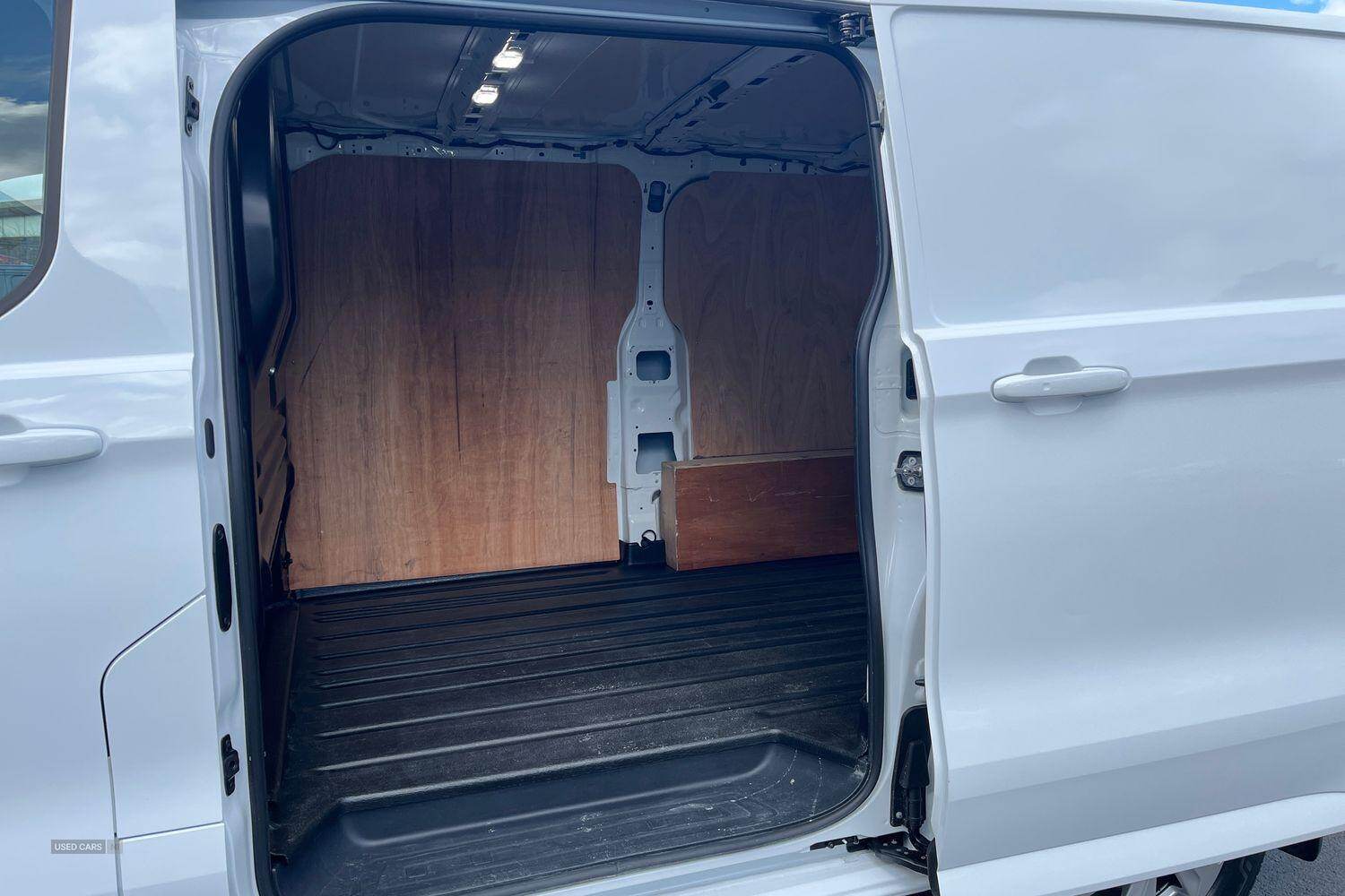 Apr 2024 Ford Transit Custom 2.0 EcoBlue 136ps H1 Van Limited