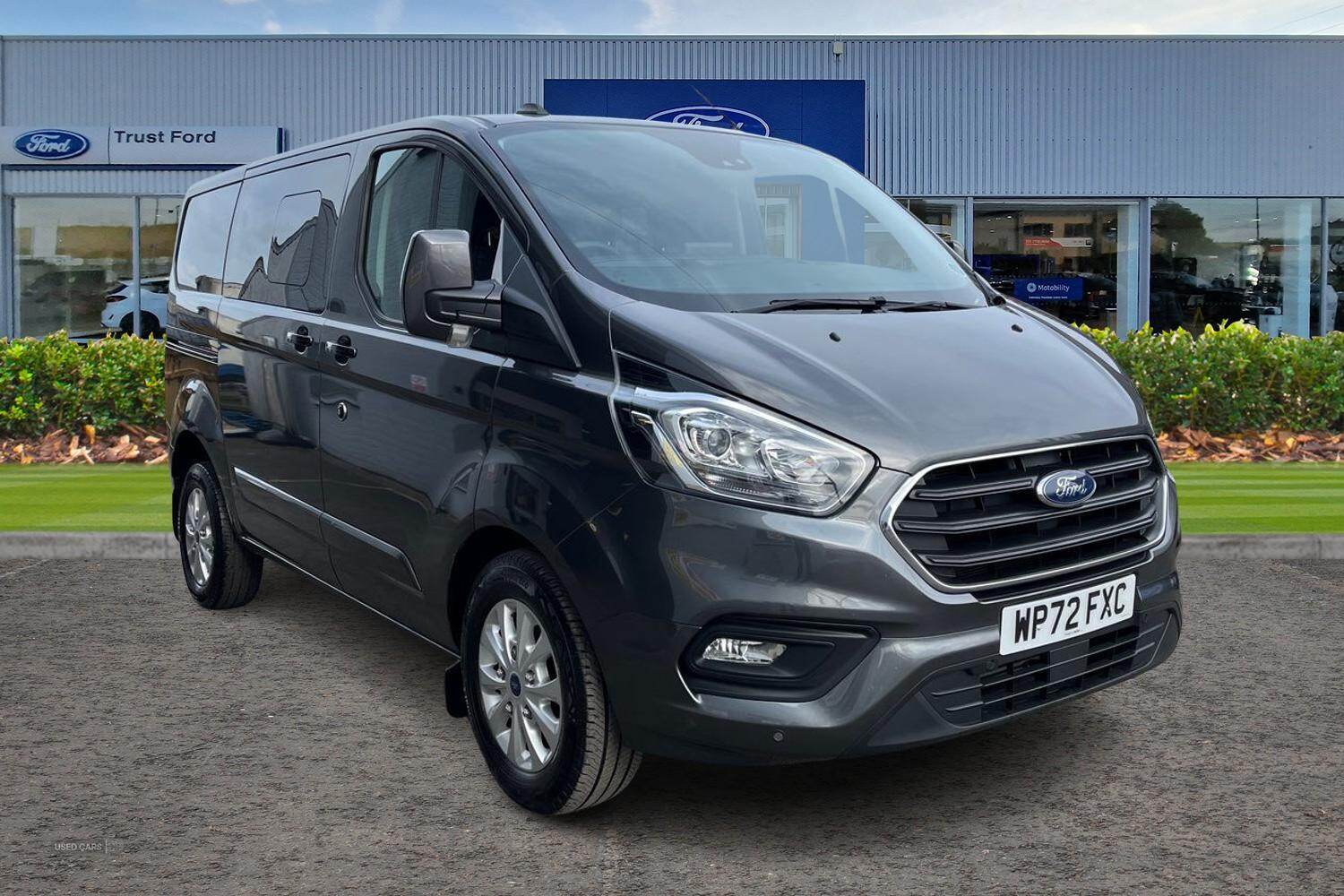 Nov 2022 Ford Transit Custom 2.0 EcoBlue 170ps Low Roof D/Cab Limited Van Auto